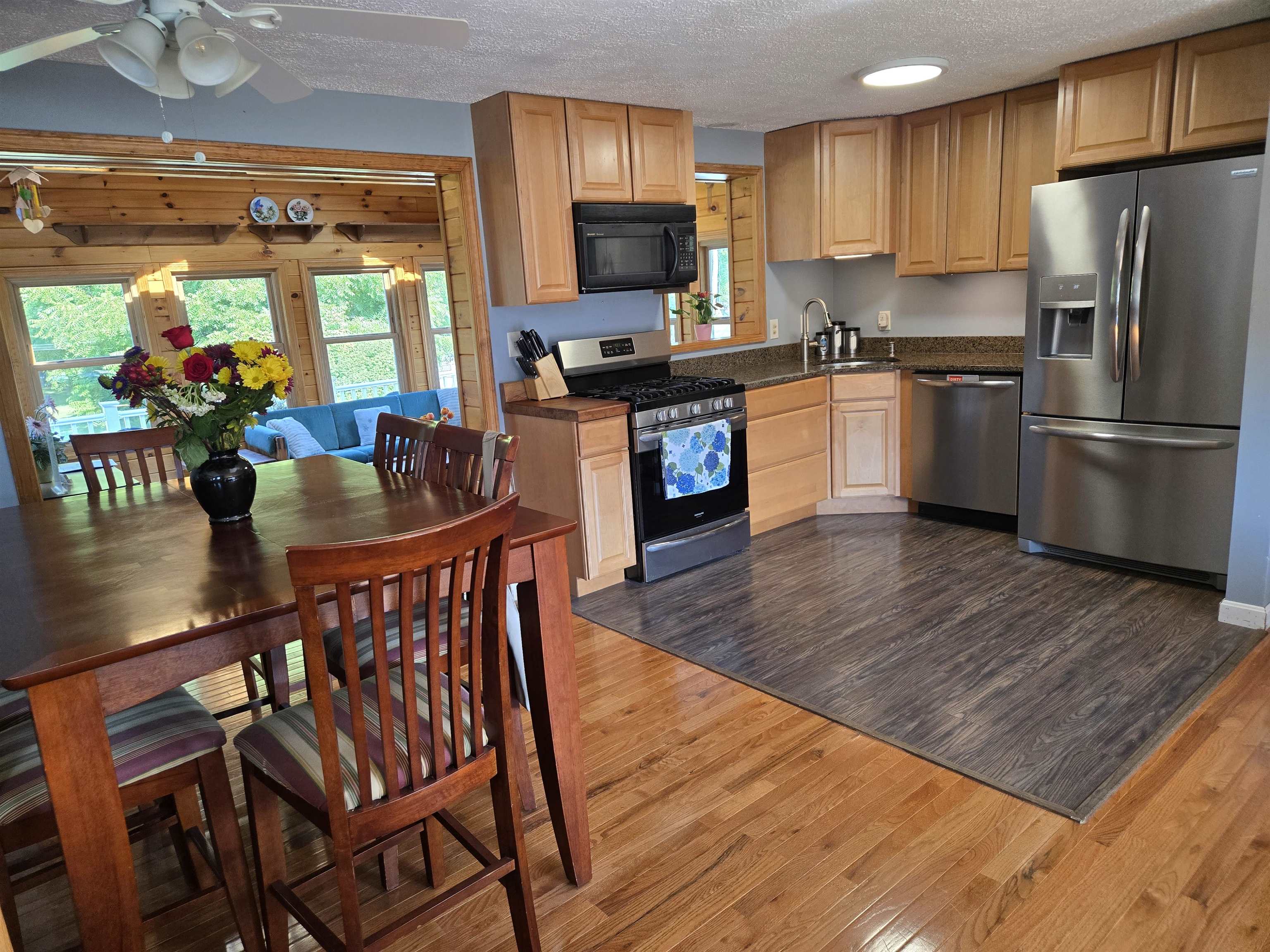 Litchfield, New Hampshire 03052, United States, 3 Bedrooms Bedrooms, ,2 BathroomsBathrooms,Residential,Active,188052