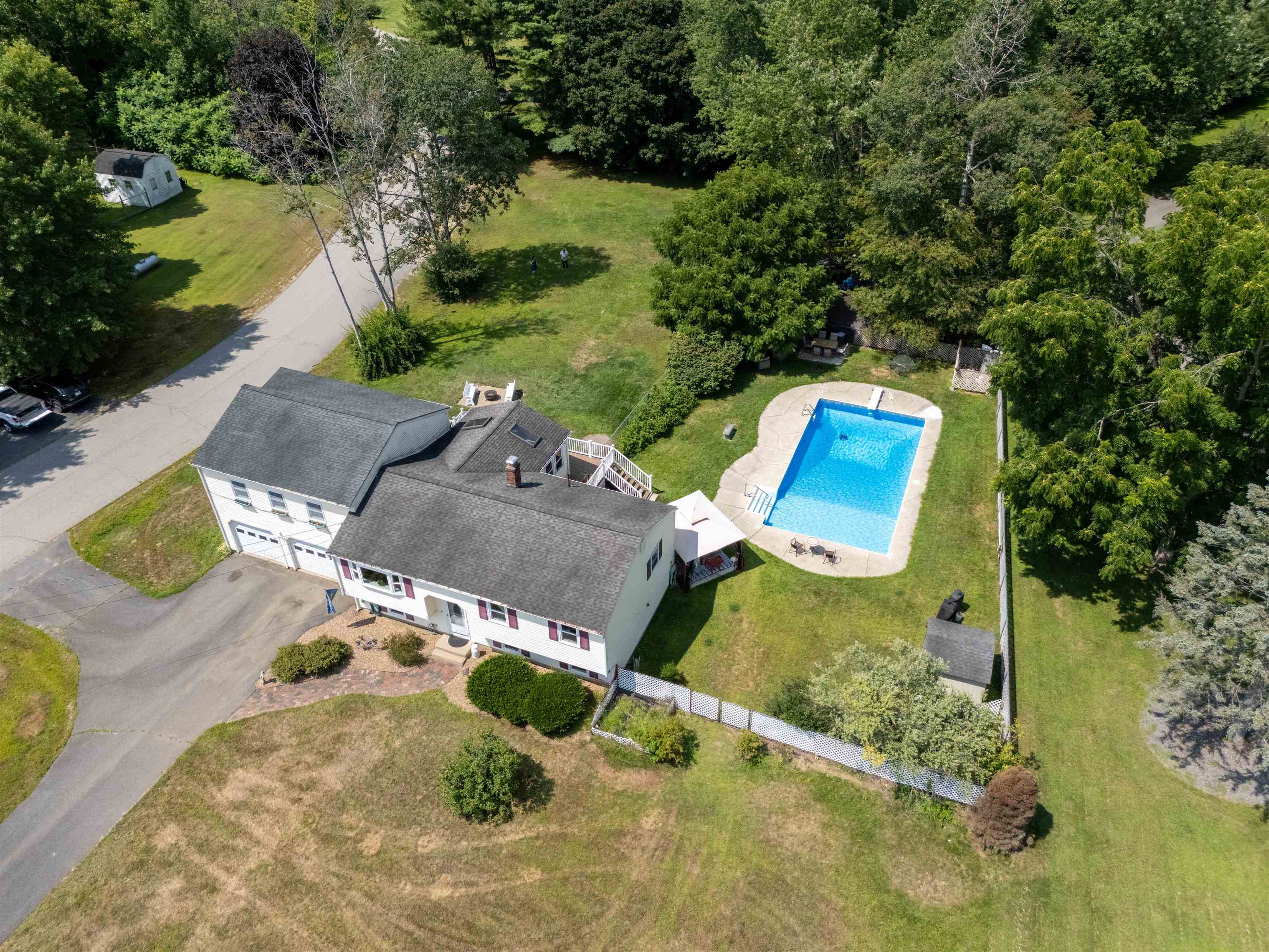 Litchfield, New Hampshire 03052, United States, 3 Bedrooms Bedrooms, ,2 BathroomsBathrooms,Residential,Active,188052