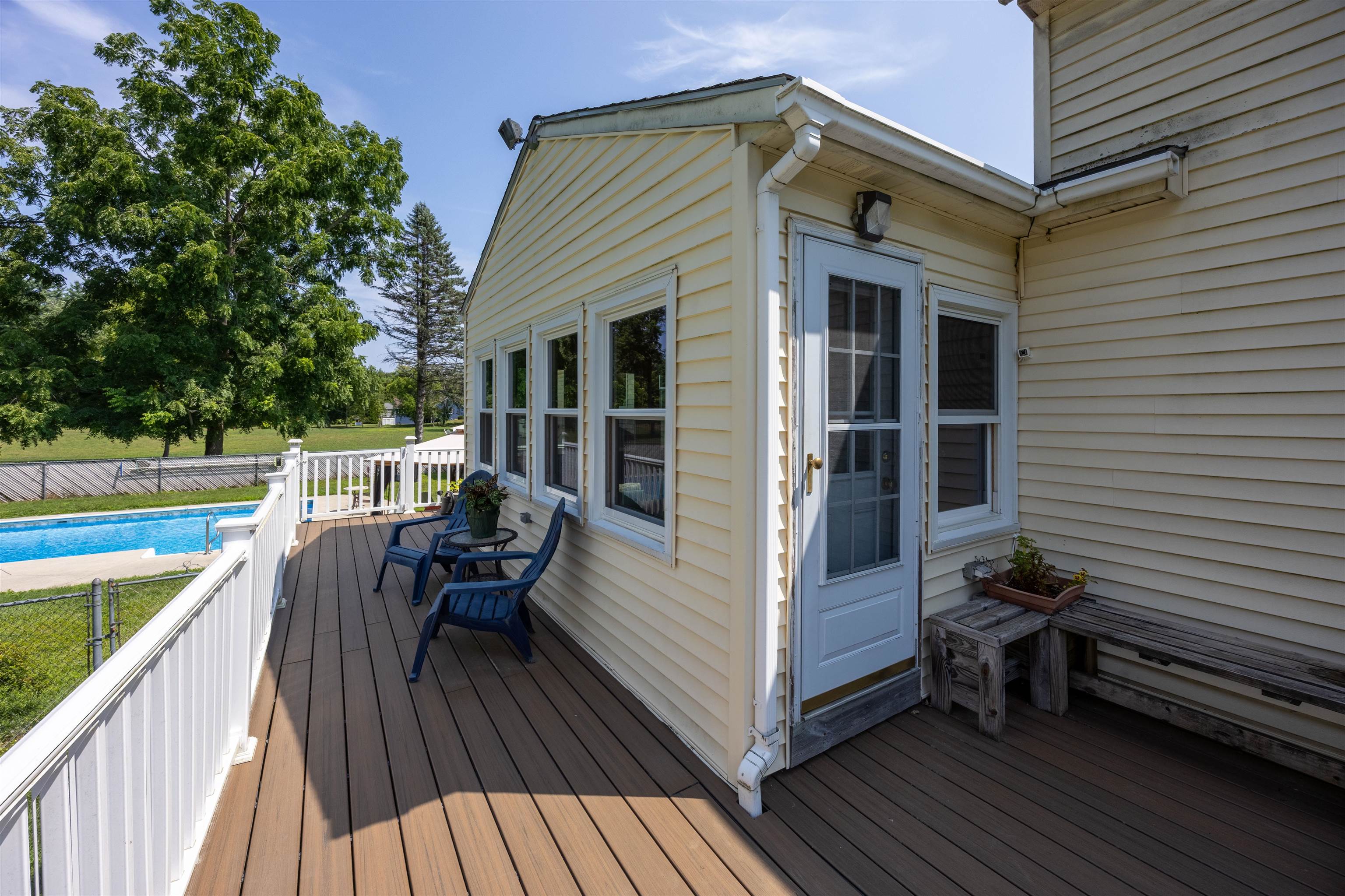 Litchfield, New Hampshire 03052, United States, 3 Bedrooms Bedrooms, ,2 BathroomsBathrooms,Residential,Active,188052