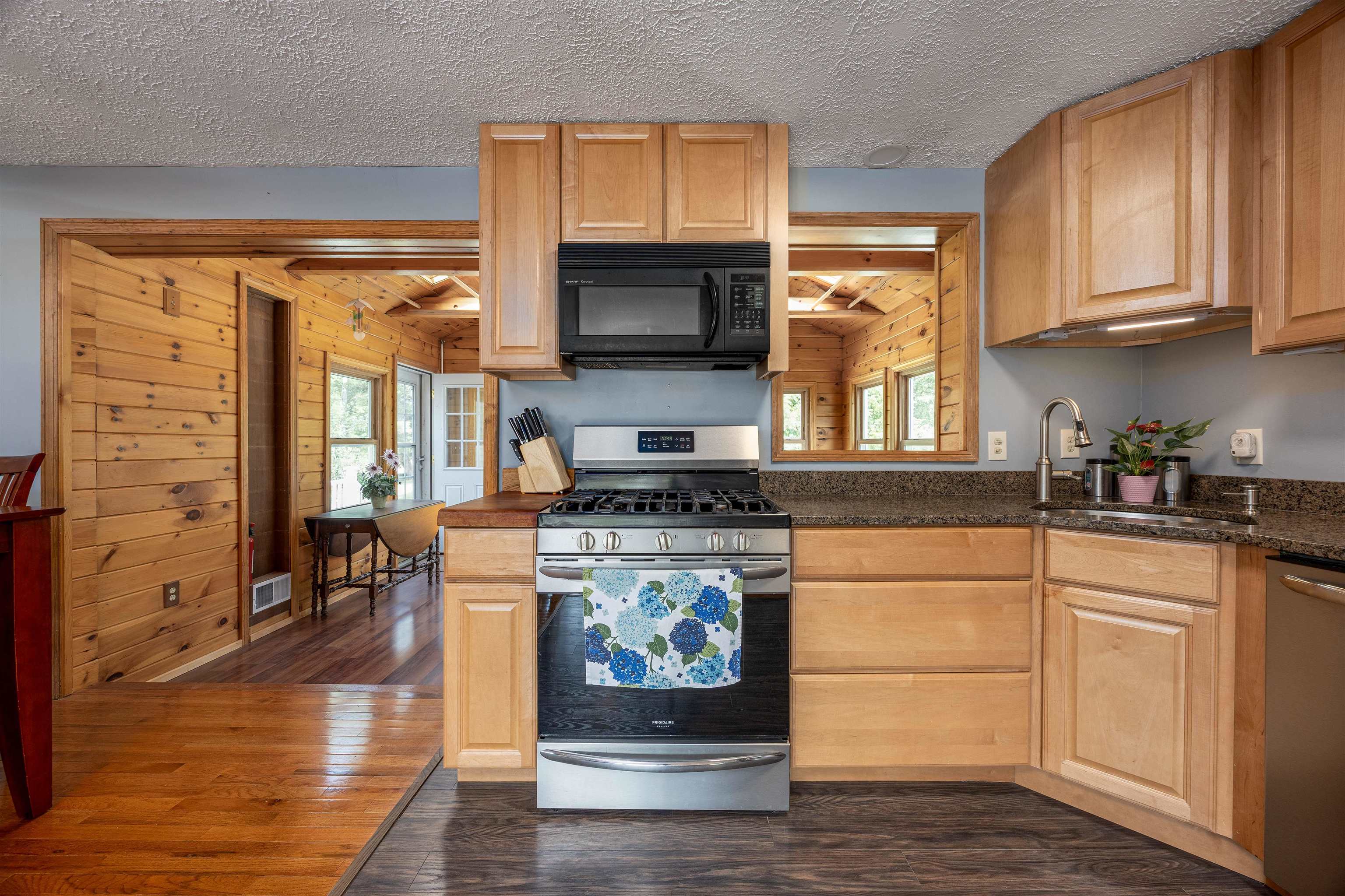 396 Charles Bancroft Highway