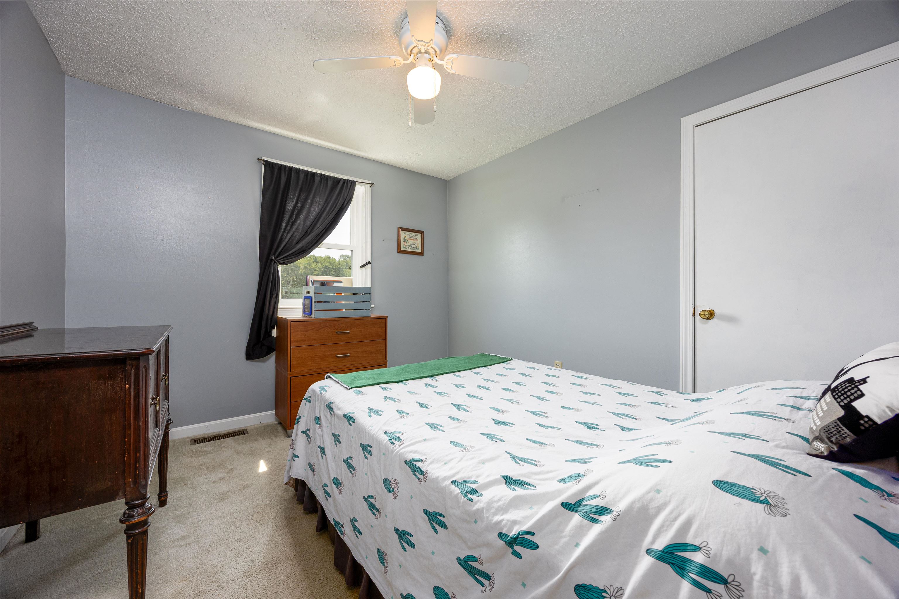 Litchfield, New Hampshire 03052, United States, 3 Bedrooms Bedrooms, ,2 BathroomsBathrooms,Residential,Active,188052