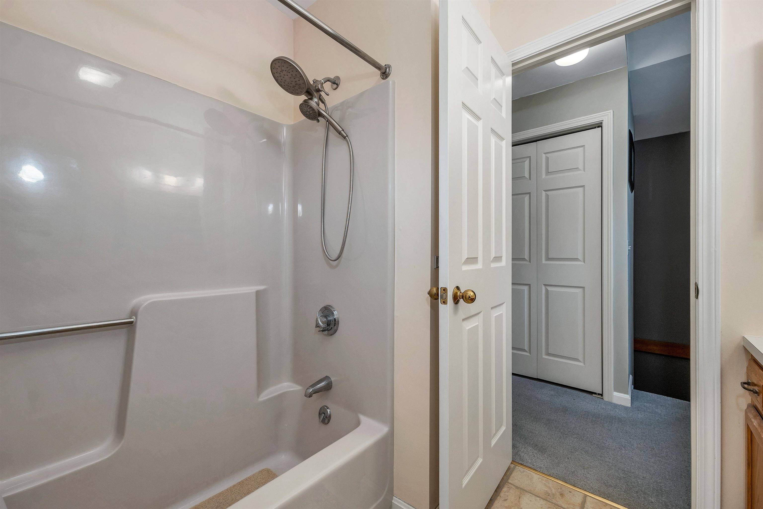 Concord, New Hampshire 03301, United States, 2 Bedrooms Bedrooms, ,2 BathroomsBathrooms,Residential,Pending,151287