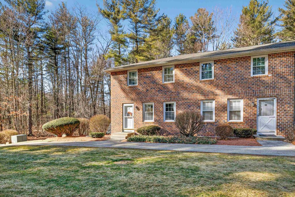 Photo of 47 Oakridge Drive, Londonderry, NH 03053 (MLS # 5074526)