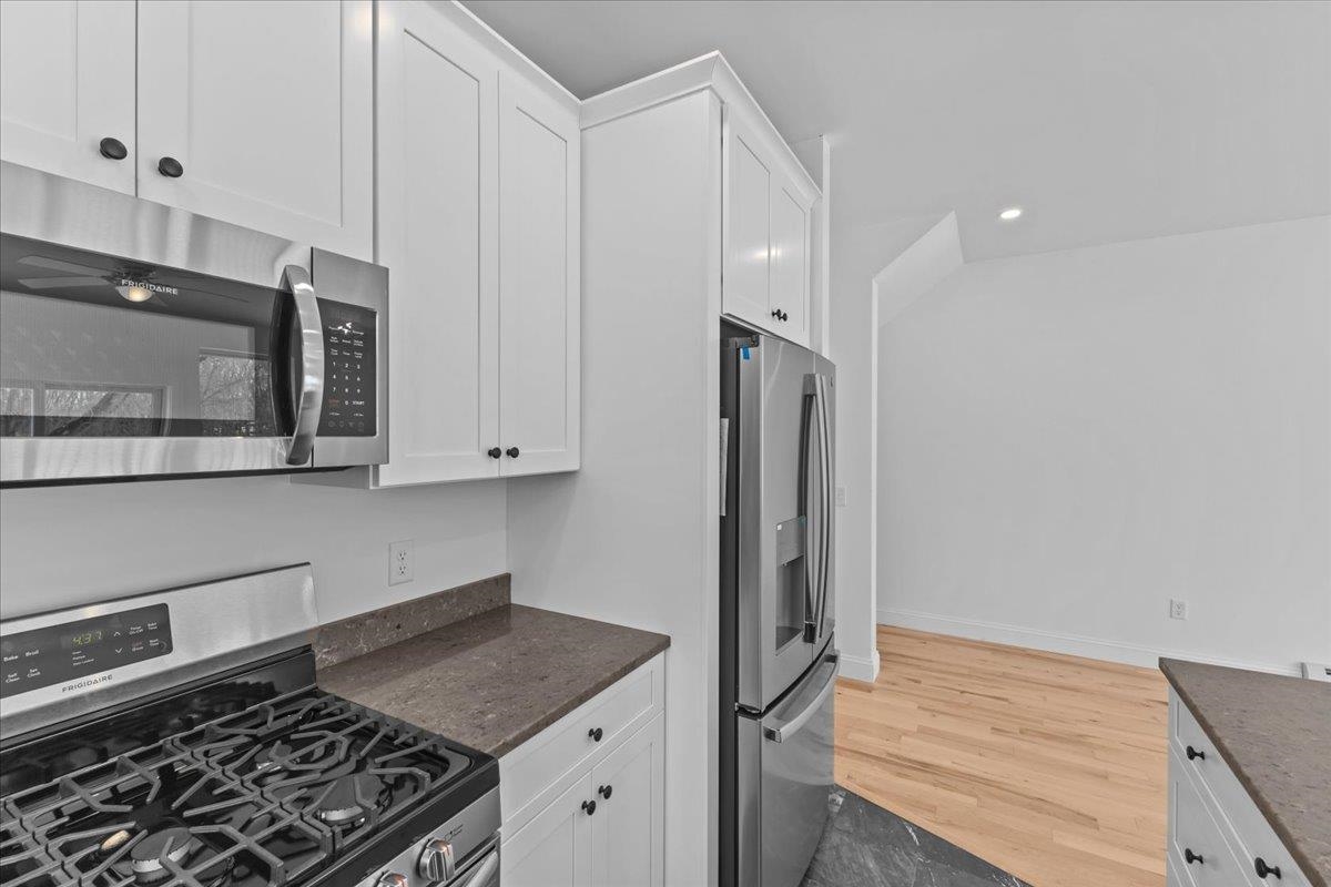 Vergennes, Vermont 05491, United States, 3 Bedrooms Bedrooms, ,2 BathroomsBathrooms,Residential,Active,44870