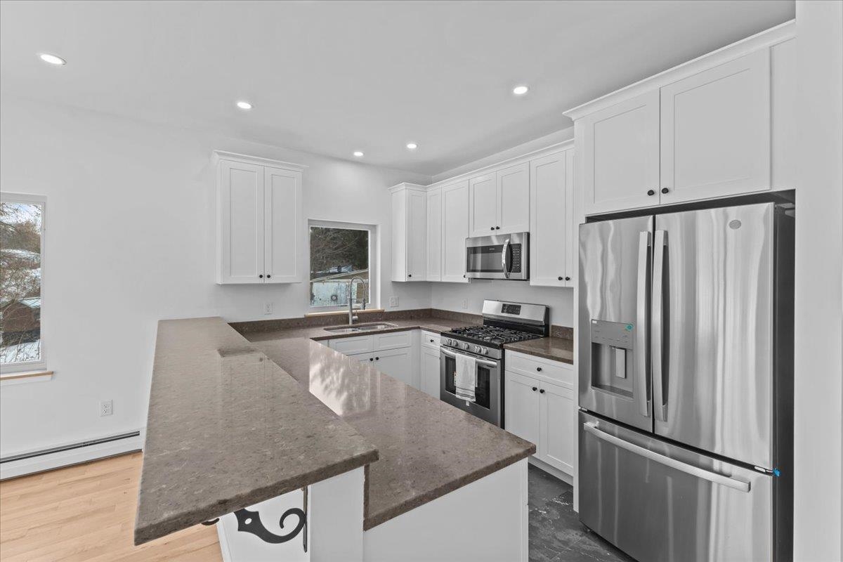 Vergennes, Vermont 05491, United States, 3 Bedrooms Bedrooms, ,2 BathroomsBathrooms,Residential,Active,44870