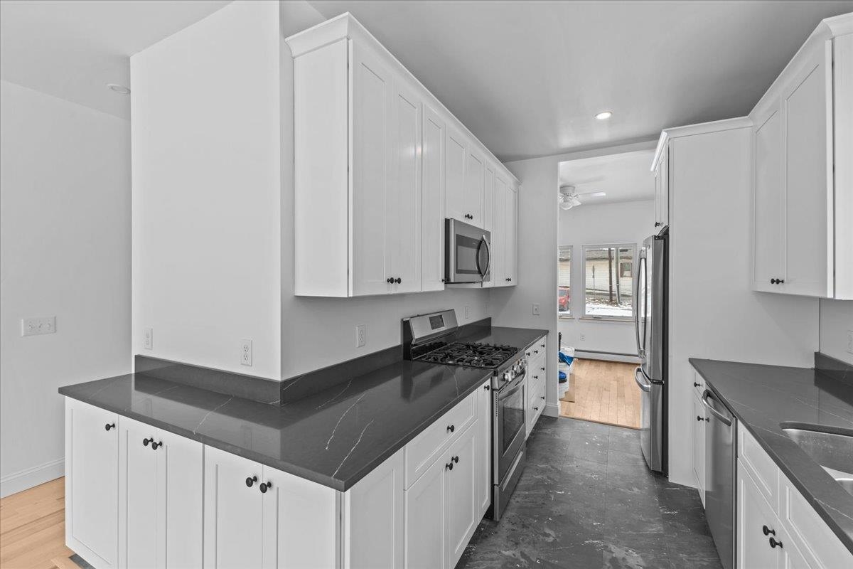 Vergennes, Vermont 05491, United States, 3 Bedrooms Bedrooms, ,2 BathroomsBathrooms,Residential,Active,44870