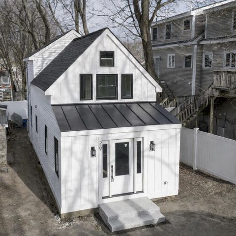 29 Thorwald Avenue Hampton NH 03842