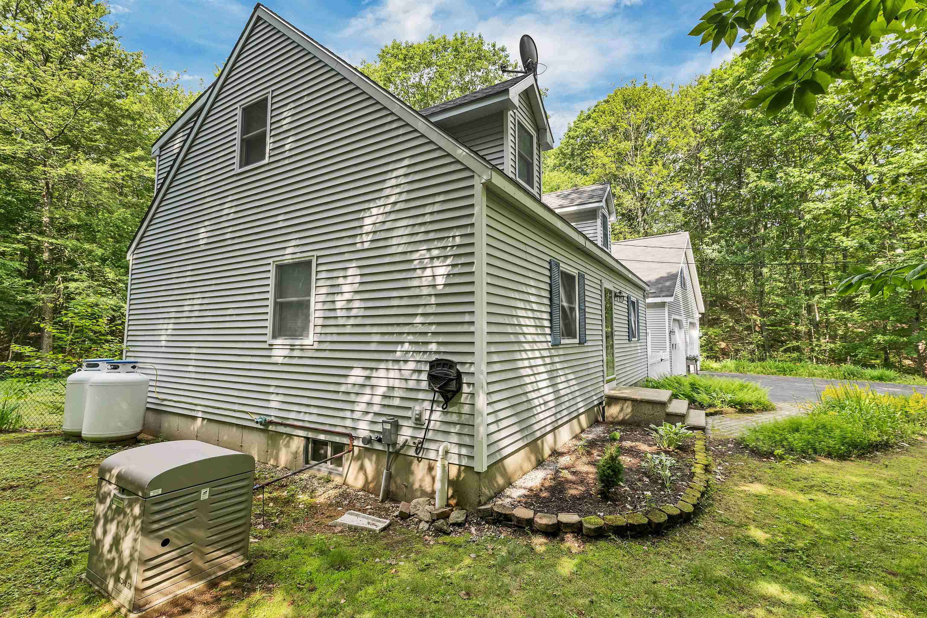 Pittsfield, New Hampshire 03263, United States, 3 Bedrooms Bedrooms, ,2 BathroomsBathrooms,Residential,Active,167189