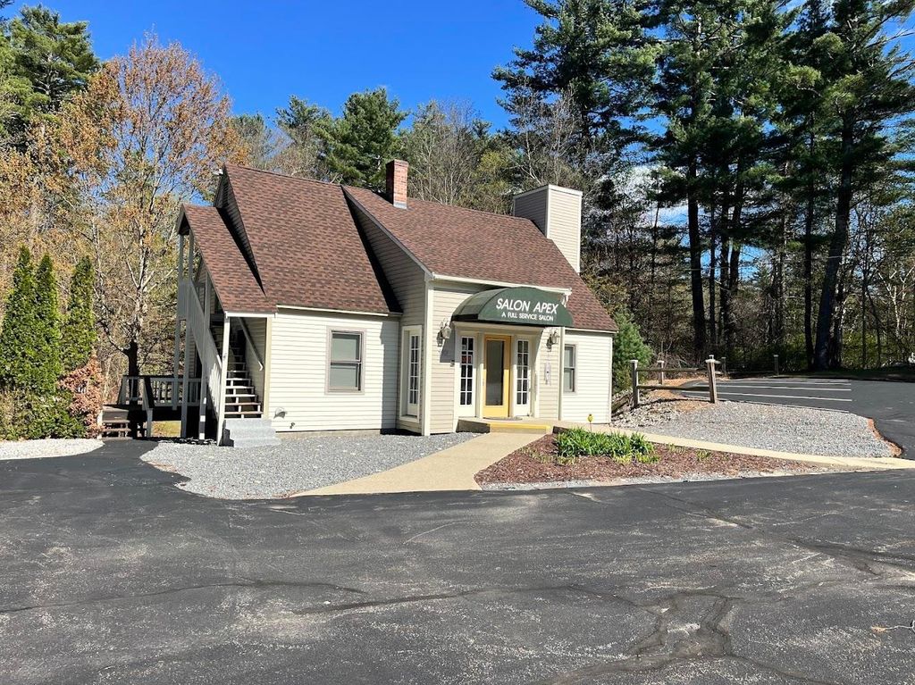Photo of 110 Ponemah Road, Amherst, NH 03031 (MLS # 5088729)