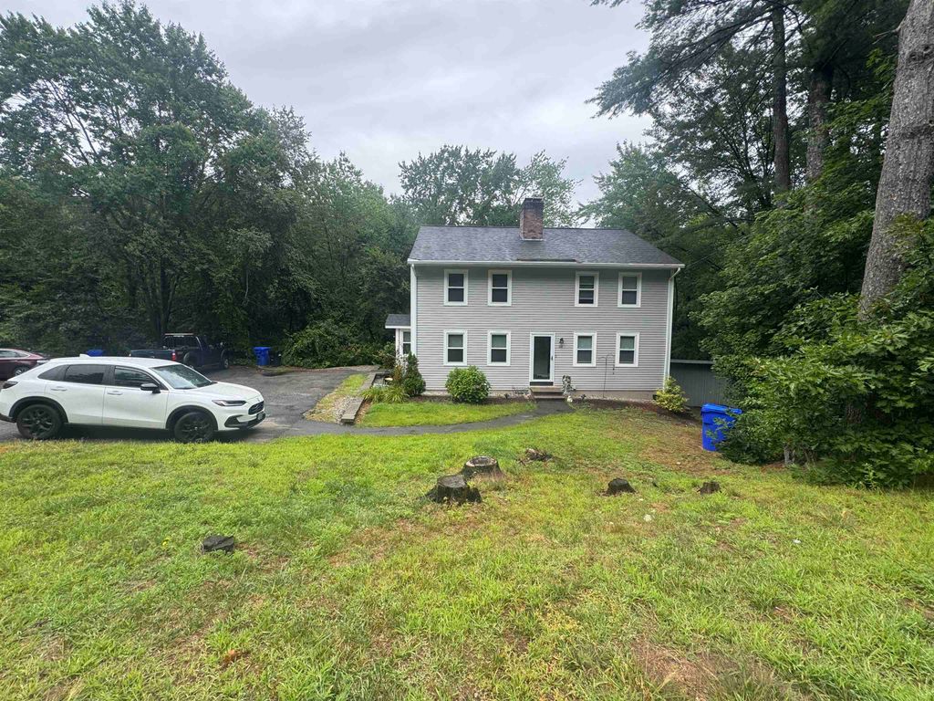 Photo of 168 Central Street, Hudson, NH 03051 (MLS # 5088333)