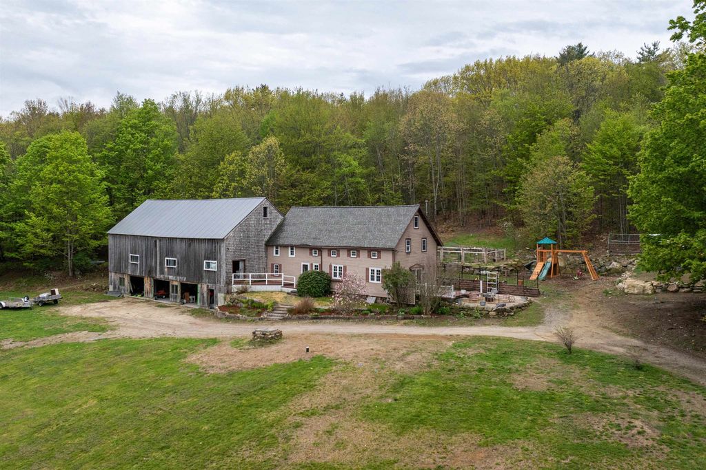 Photo of 236 Tolend Road, Barrington, NH 03825 (MLS # 5089697)