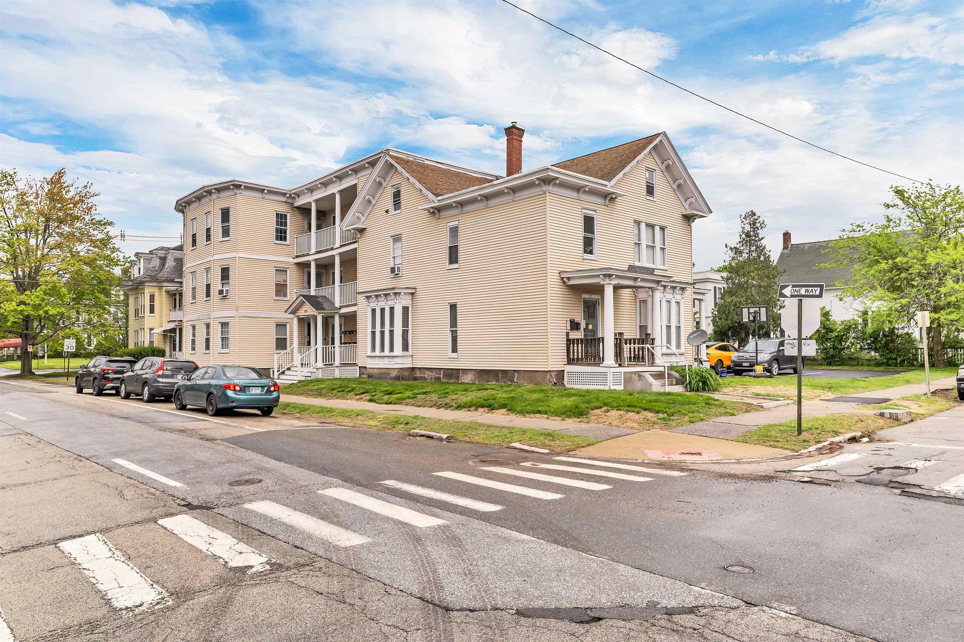 72 Prospect Street 557 Pine Street