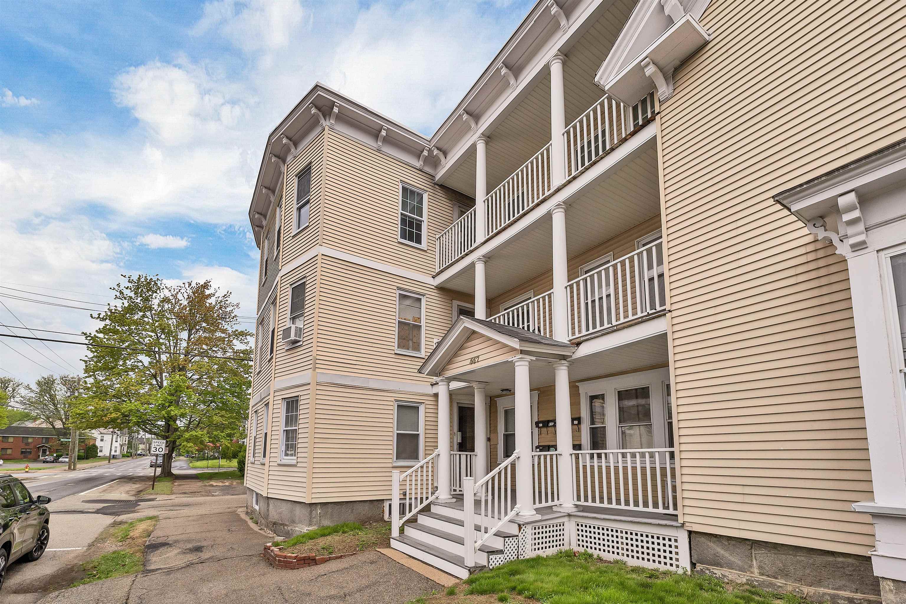 72 Prospect Street 557 Pine Street