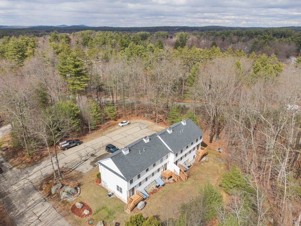 Photo of 9 Old Nashua Road #B-4, Amherst, NH 03031 (MLS # 5064235)