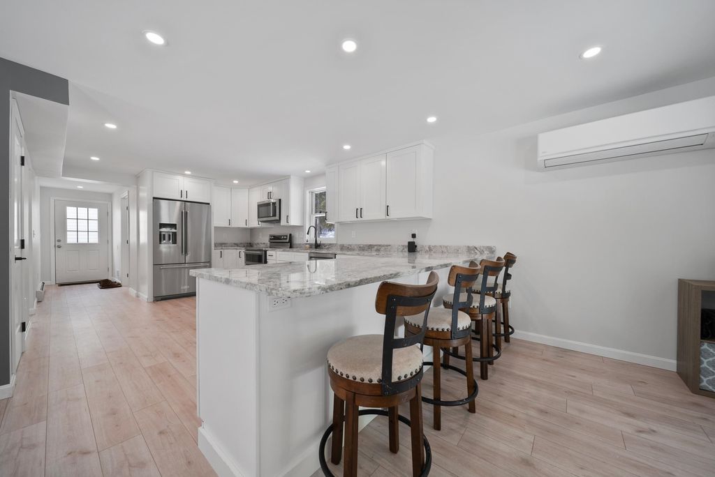 Photo of 21 Acorn Avenue, Auburn, NH 03032 (MLS # 5076051)