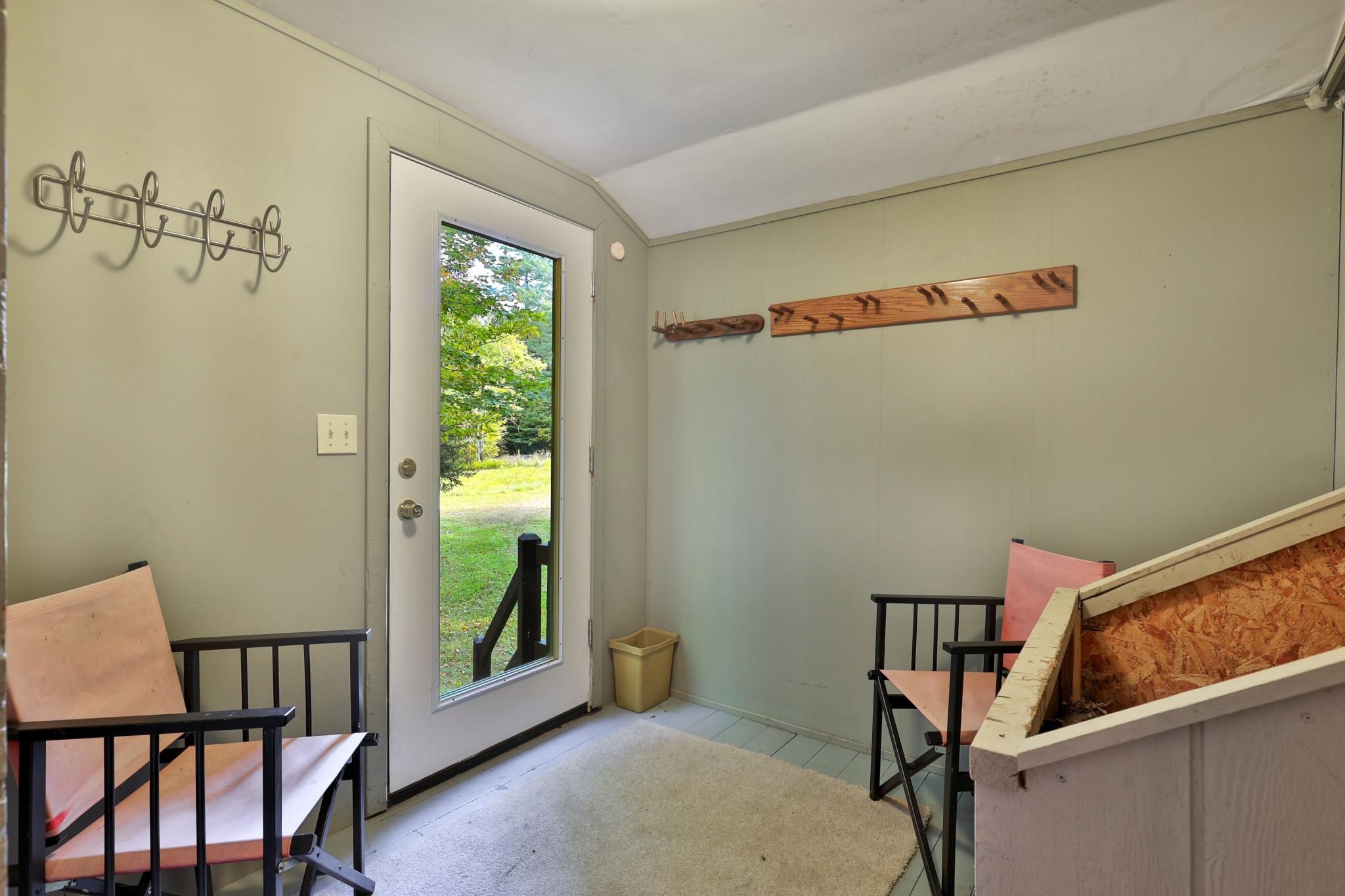 1093 Middle Hollow Road