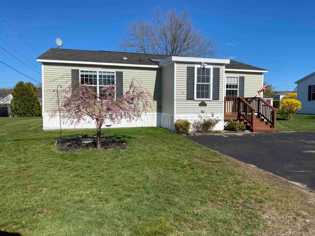Photo of 163 STAPLES Street, Seabrook, NH 03874 (MLS # 5086693)