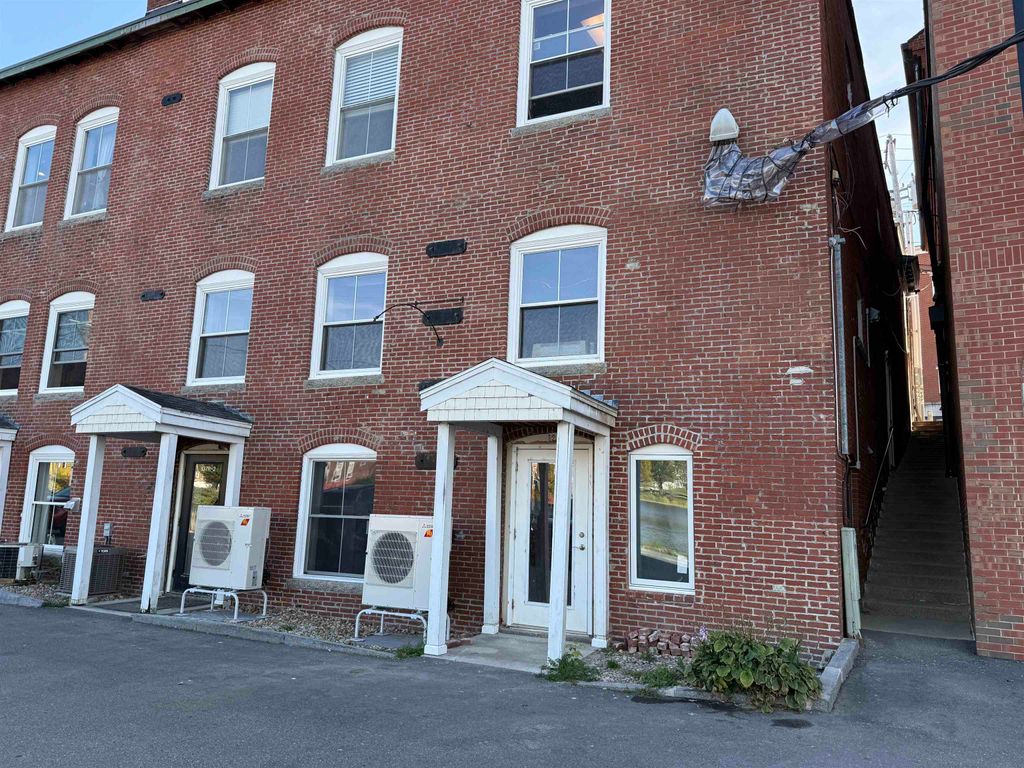 Photo of 137 Water Street #H, Exeter, NH 03833 (MLS # 5062770)