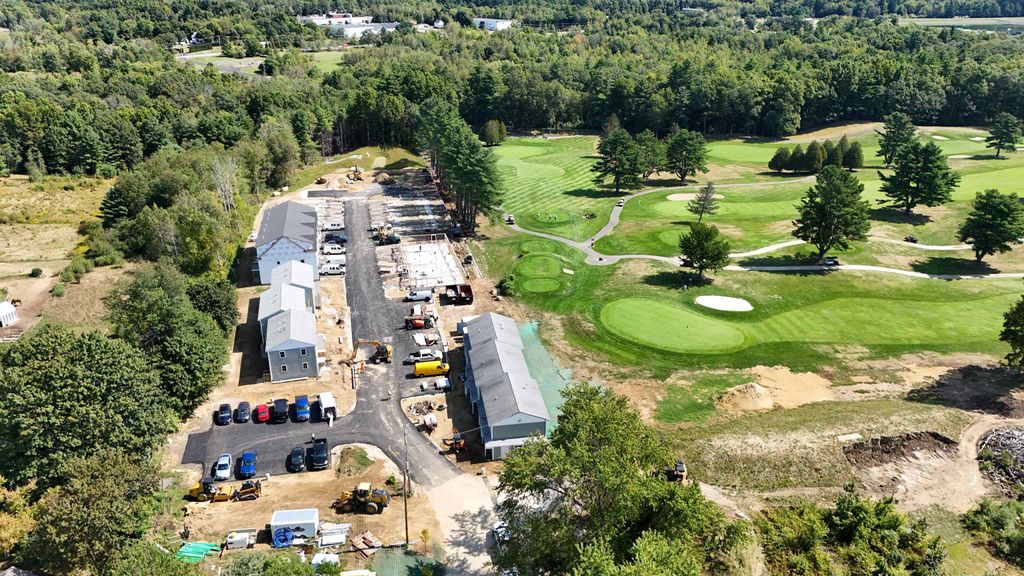 Photo of 13 Birdie Grove #D, Rochester, NH 03839 (MLS # 5051545)