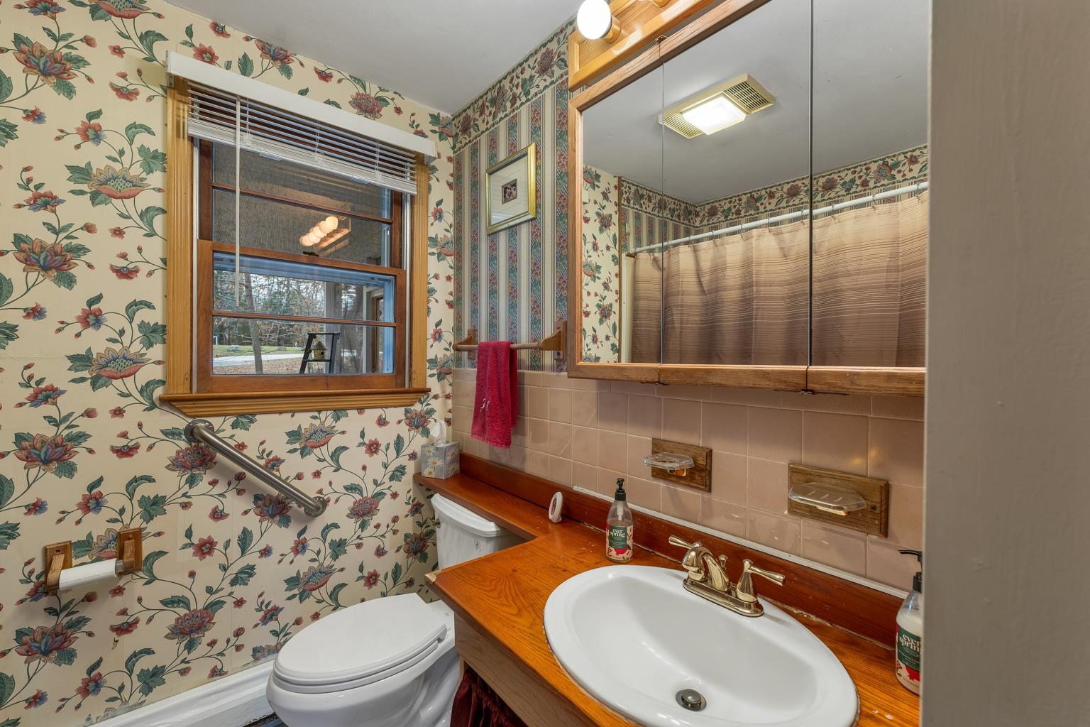 Barnstead, New Hampshire 03225, United States, 3 Bedrooms Bedrooms, ,2 BathroomsBathrooms,Residential,Active,238490