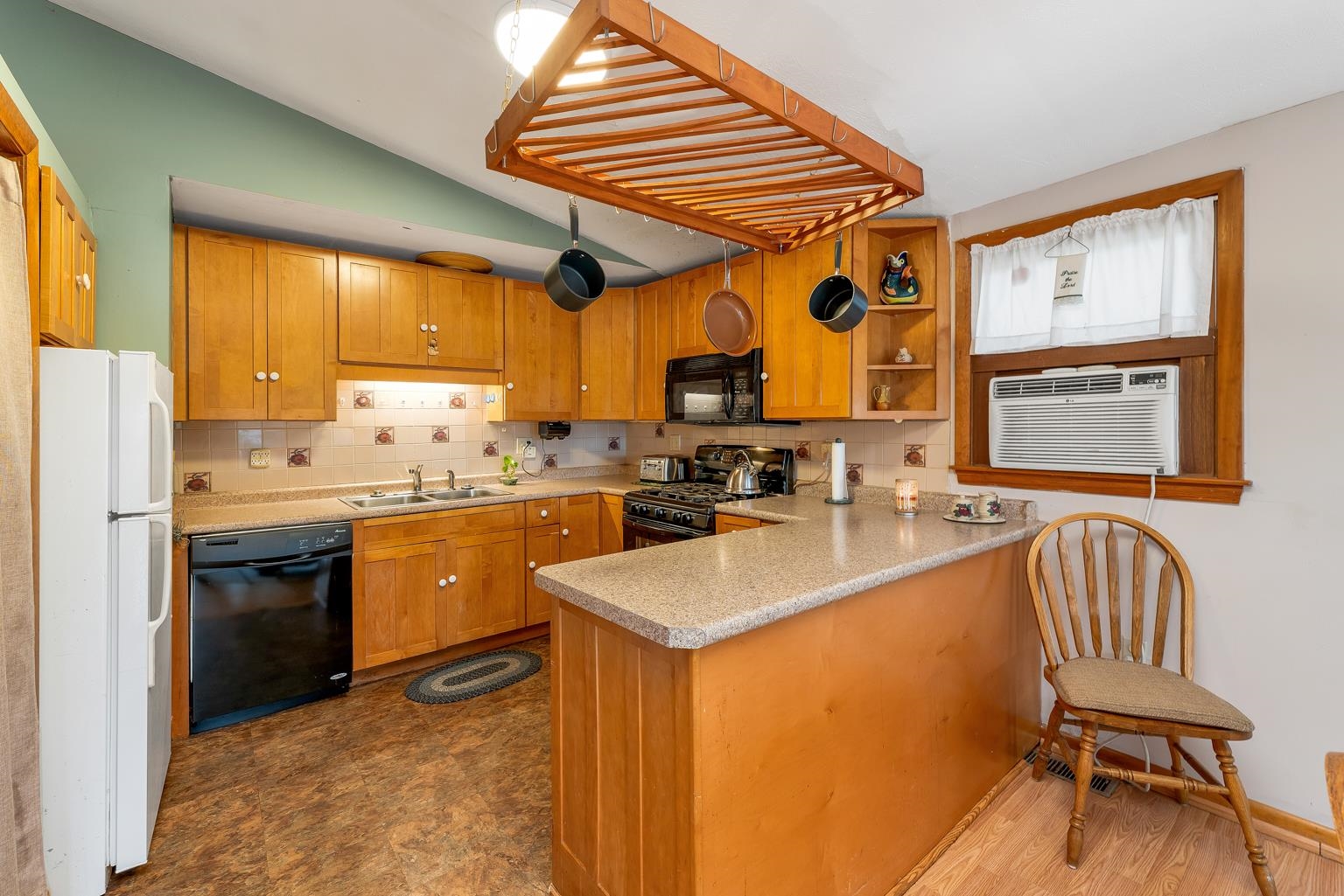 Barnstead, New Hampshire 03225, United States, 3 Bedrooms Bedrooms, ,2 BathroomsBathrooms,Residential,Active,238490