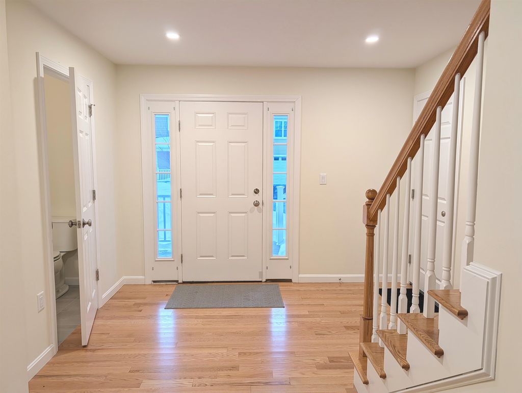 Photo of 264 Woodview Way, Manchester, NH 03102 (MLS # 5076192)