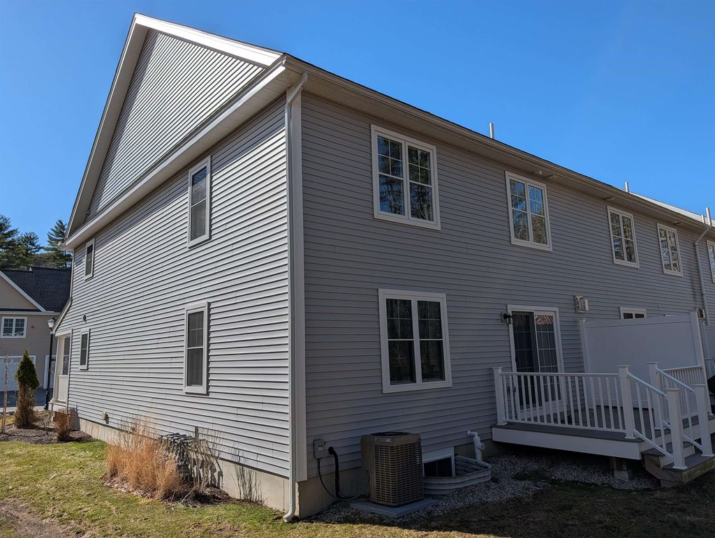 Photo of 264 Woodview Way, Manchester, NH 03102 (MLS # 5076192)