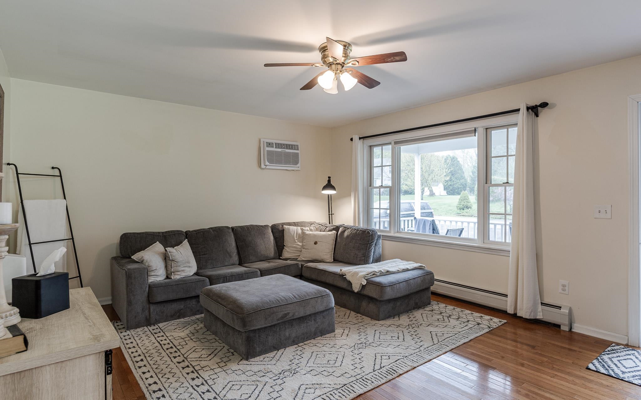 9 Dearborn Circle