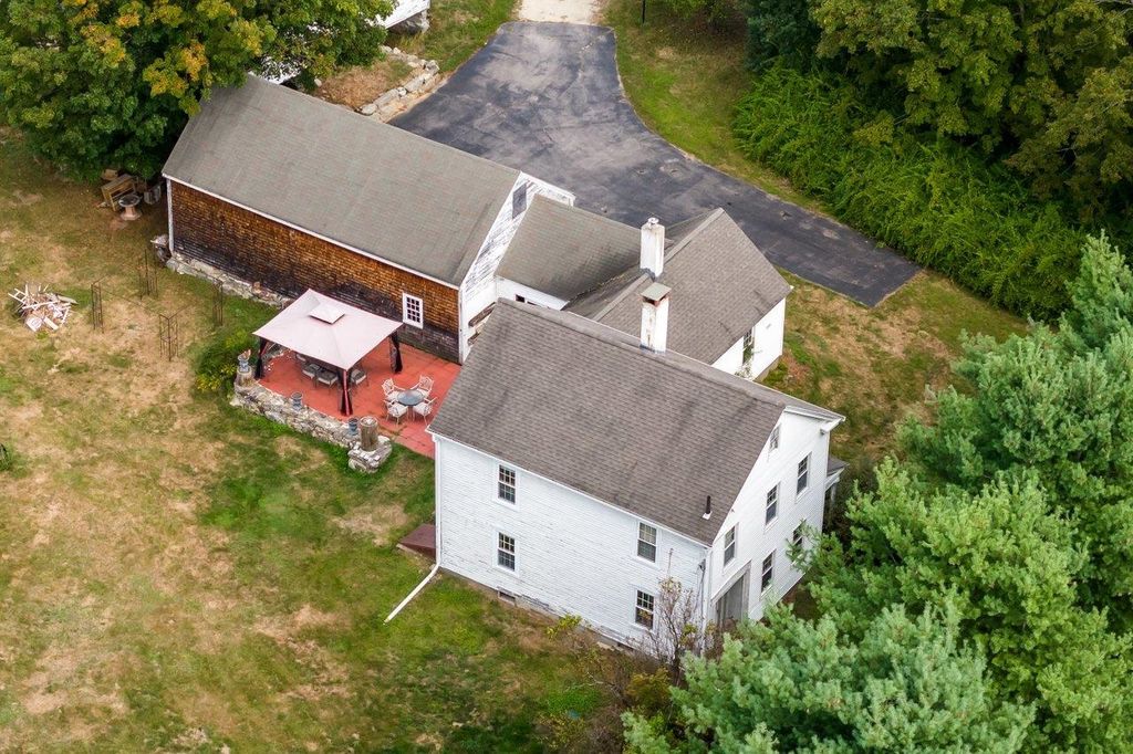 Photo of 366 Old Concord Turnpike, Barrington, NH 03825 (MLS # 5060200)