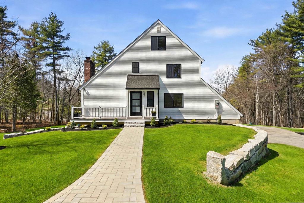 Photo of 13 Sunridge Road, Windham, NH 03087 (MLS # 5083982)