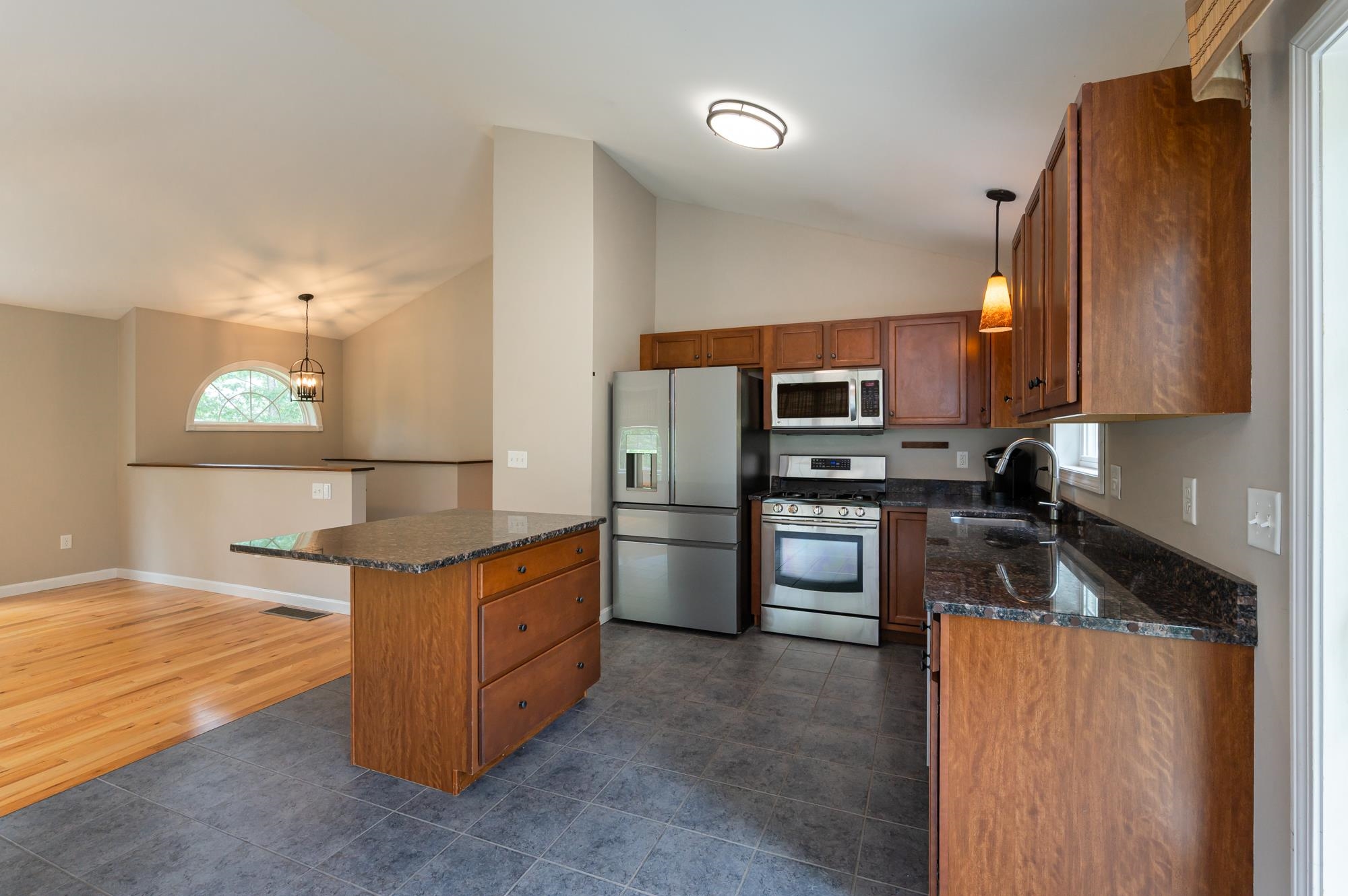 1118 Bodwell Road