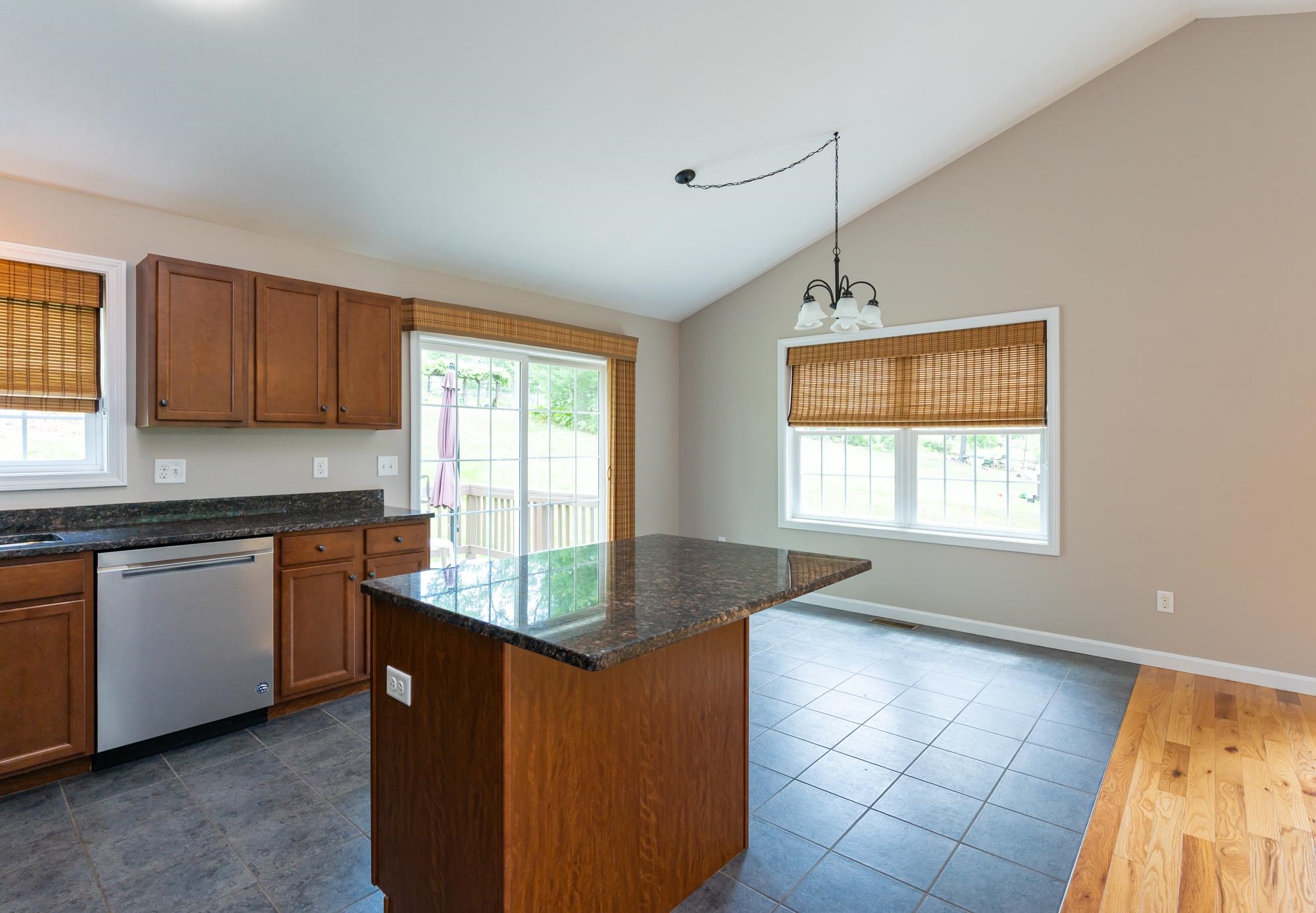 1118 Bodwell Road