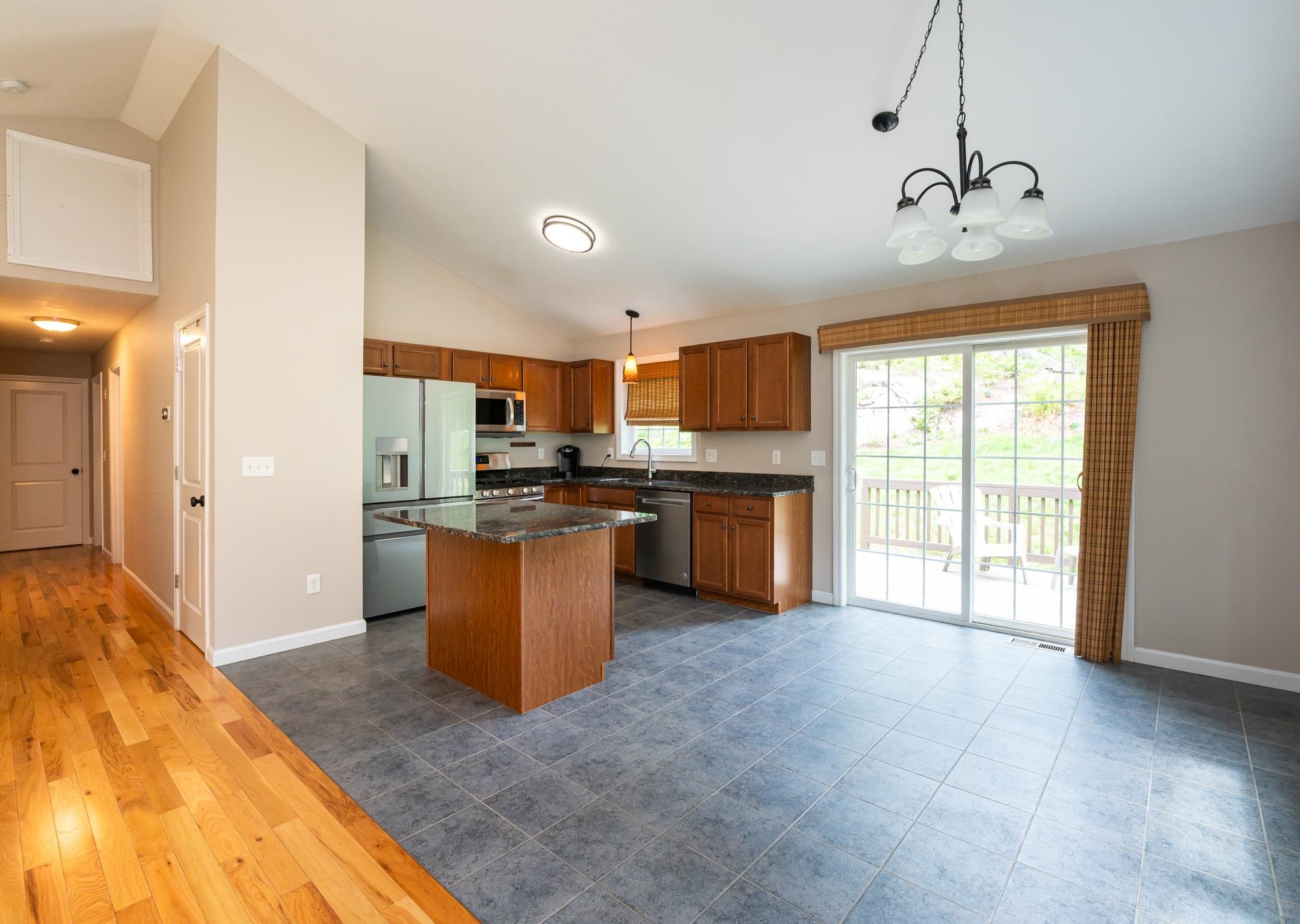 1118 Bodwell Road