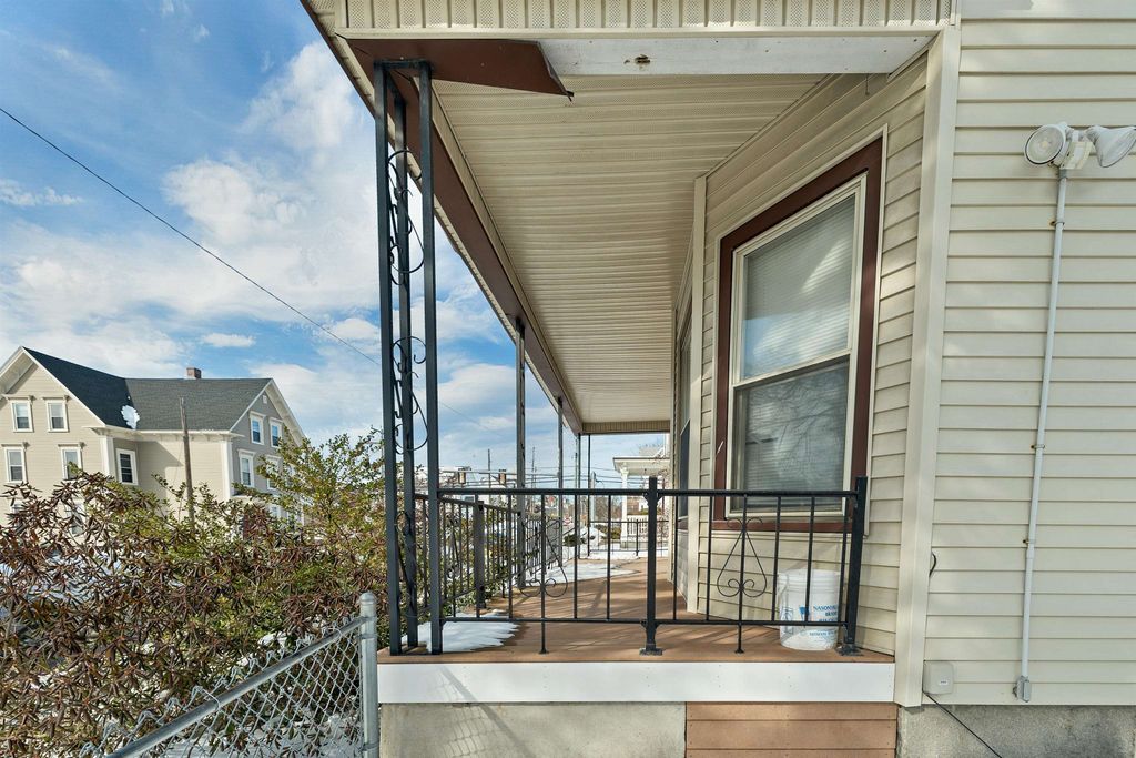 Photo of 599 Beech Street, Manchester, NH 03104 (MLS # 5078129)