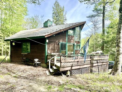 Photo of 4 Sam Hall Drive, Plymouth, NH 03264 (MLS # 5090097)