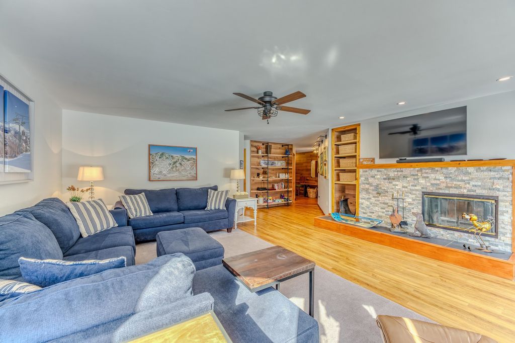 Photo of 20 Crossing Drive #104, Woodstock, NH 03293 (MLS # 5077165)