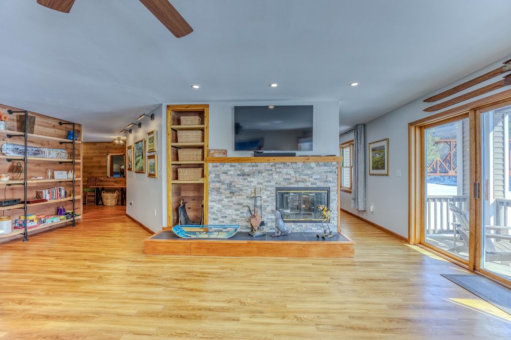 Photo of 20 Crossing Drive #104, Woodstock, NH 03293 (MLS # 5077165)