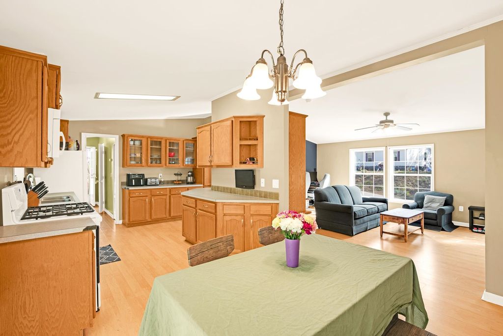 Photo of 4 Ivy Lane, Farmington, NH 03835 (MLS # 5058203)