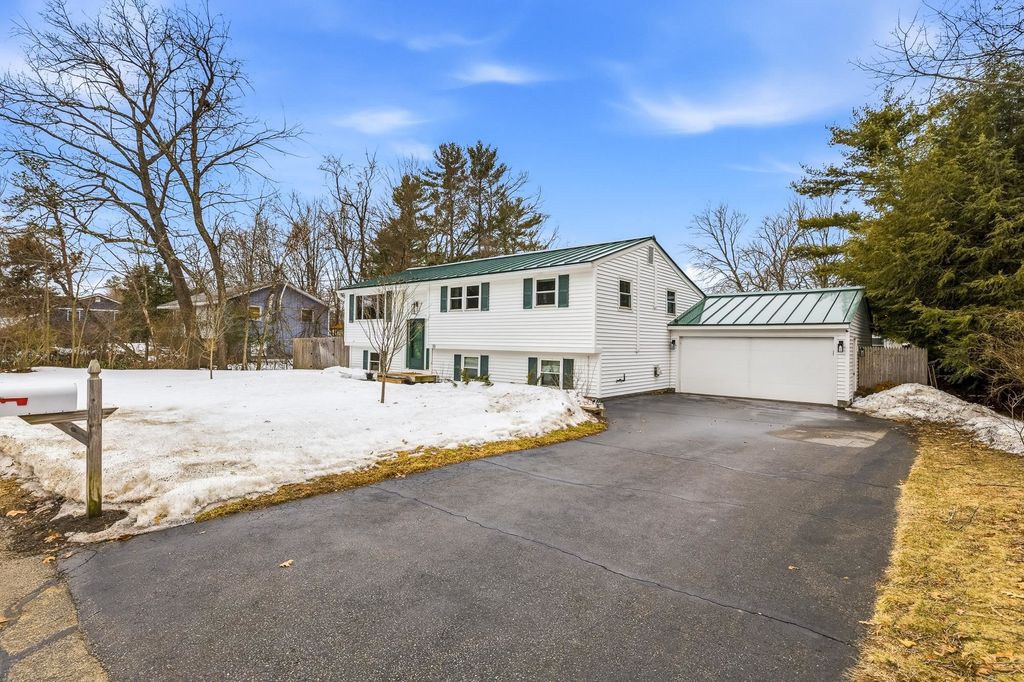 Photo of 13 Redwing Road, Concord, NH 03301 (MLS # 5083762)