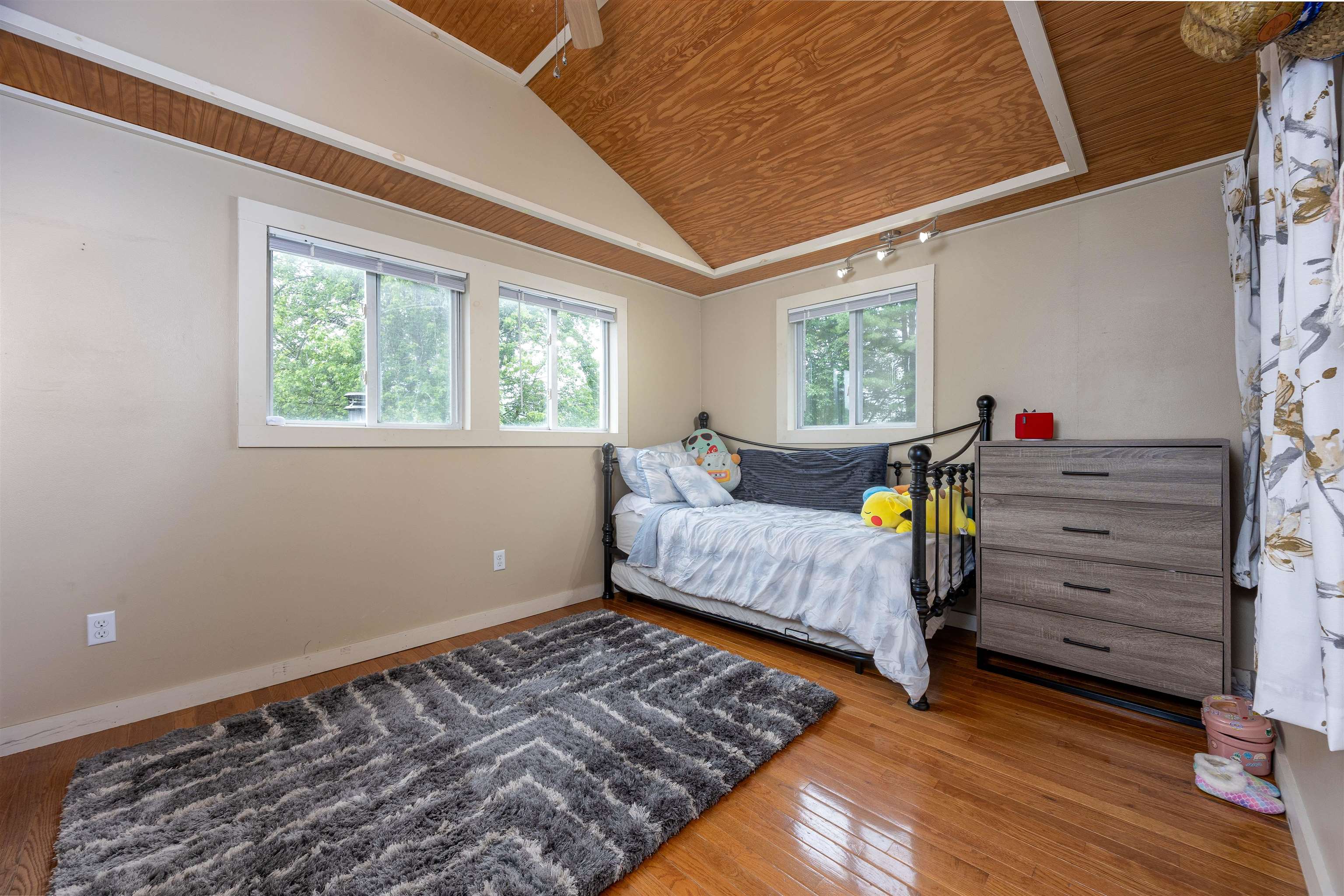 Goffstown, New Hampshire 03045, United States, 3 Bedrooms Bedrooms, ,3 BathroomsBathrooms,Residential,Active,155439