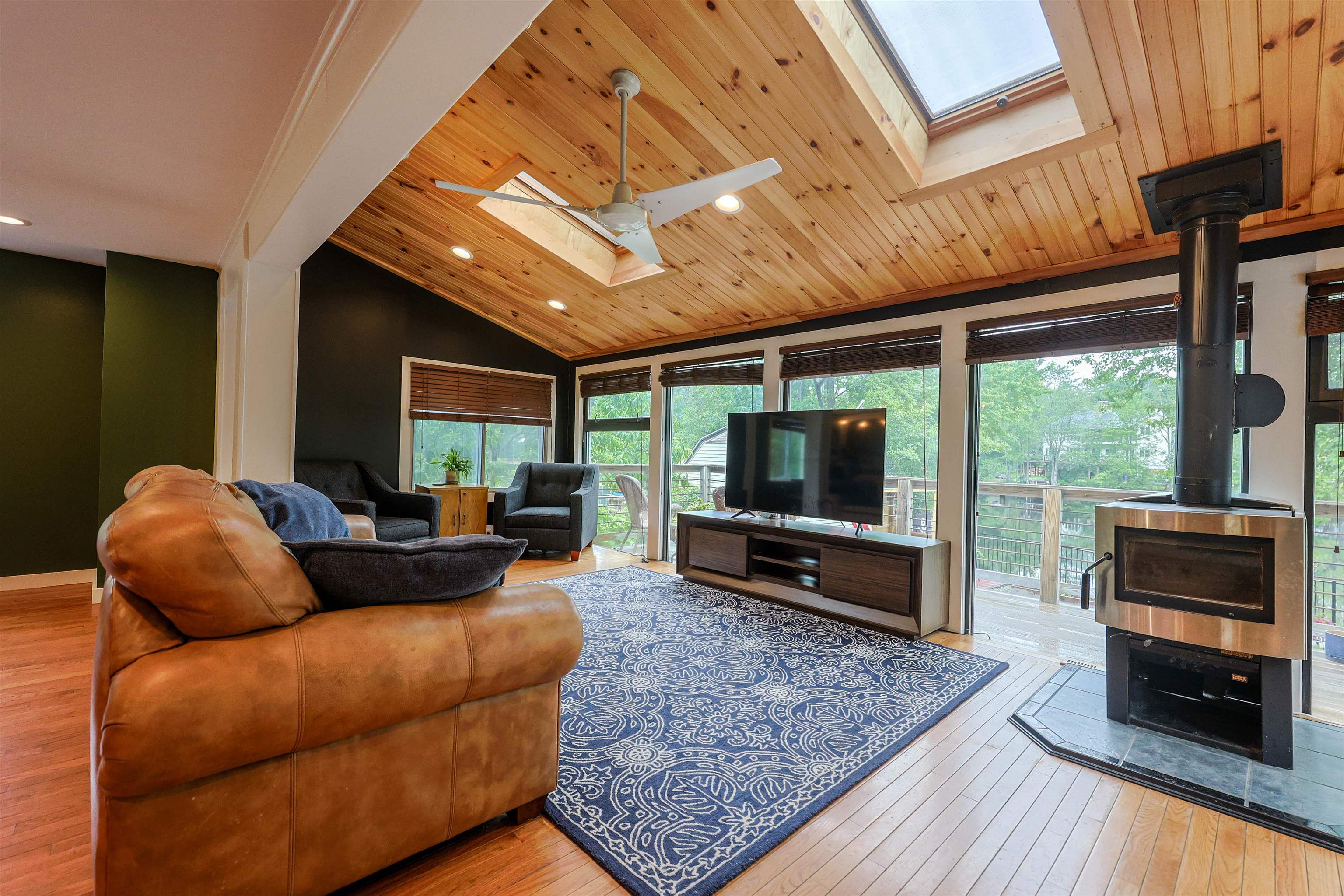 Goffstown, New Hampshire 03045, United States, 3 Bedrooms Bedrooms, ,3 BathroomsBathrooms,Residential,Active,155439