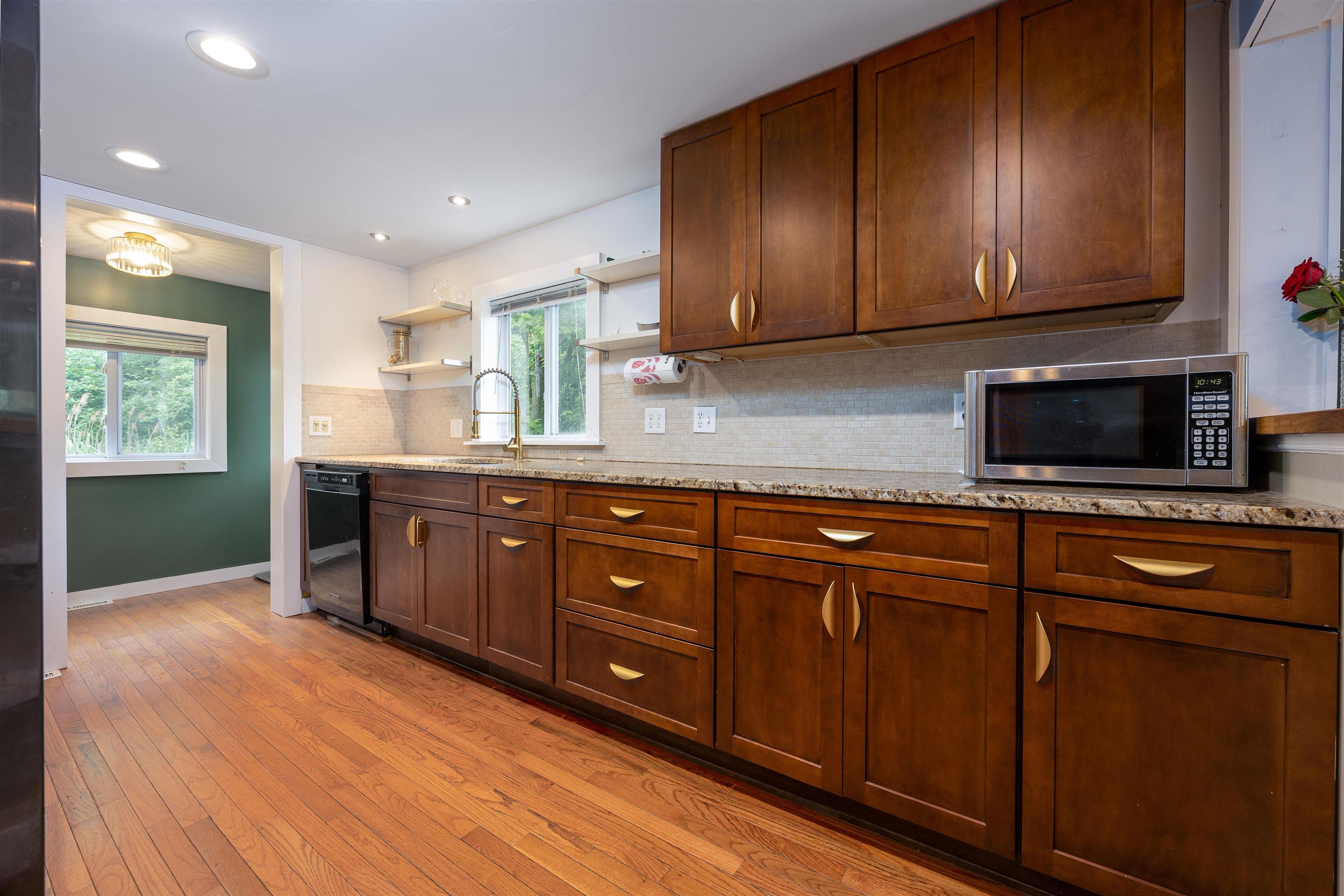 Goffstown, New Hampshire 03045, United States, 3 Bedrooms Bedrooms, ,3 BathroomsBathrooms,Residential,Active,155439