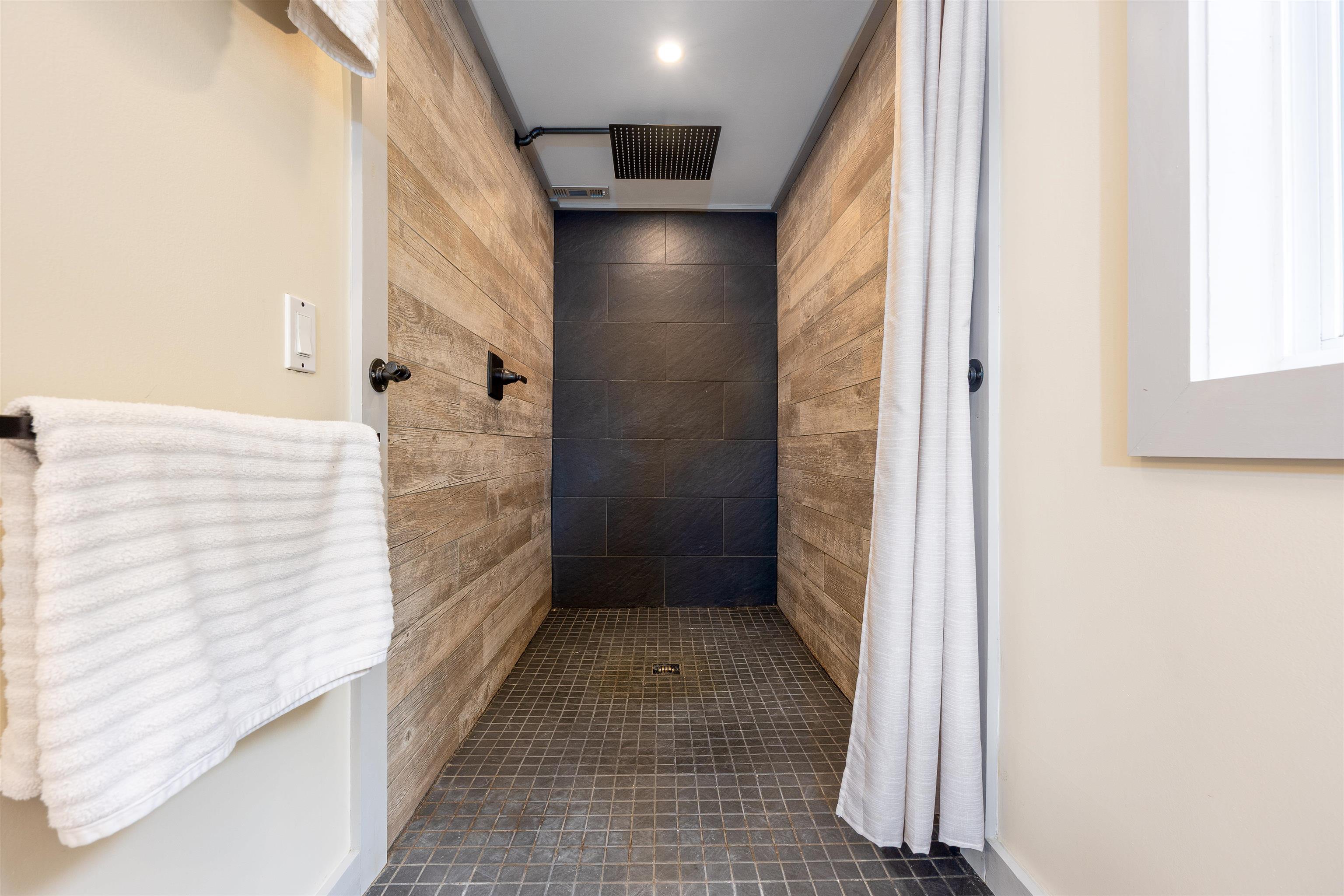 Goffstown, New Hampshire 03045, United States, 3 Bedrooms Bedrooms, ,3 BathroomsBathrooms,Residential,Active,155439