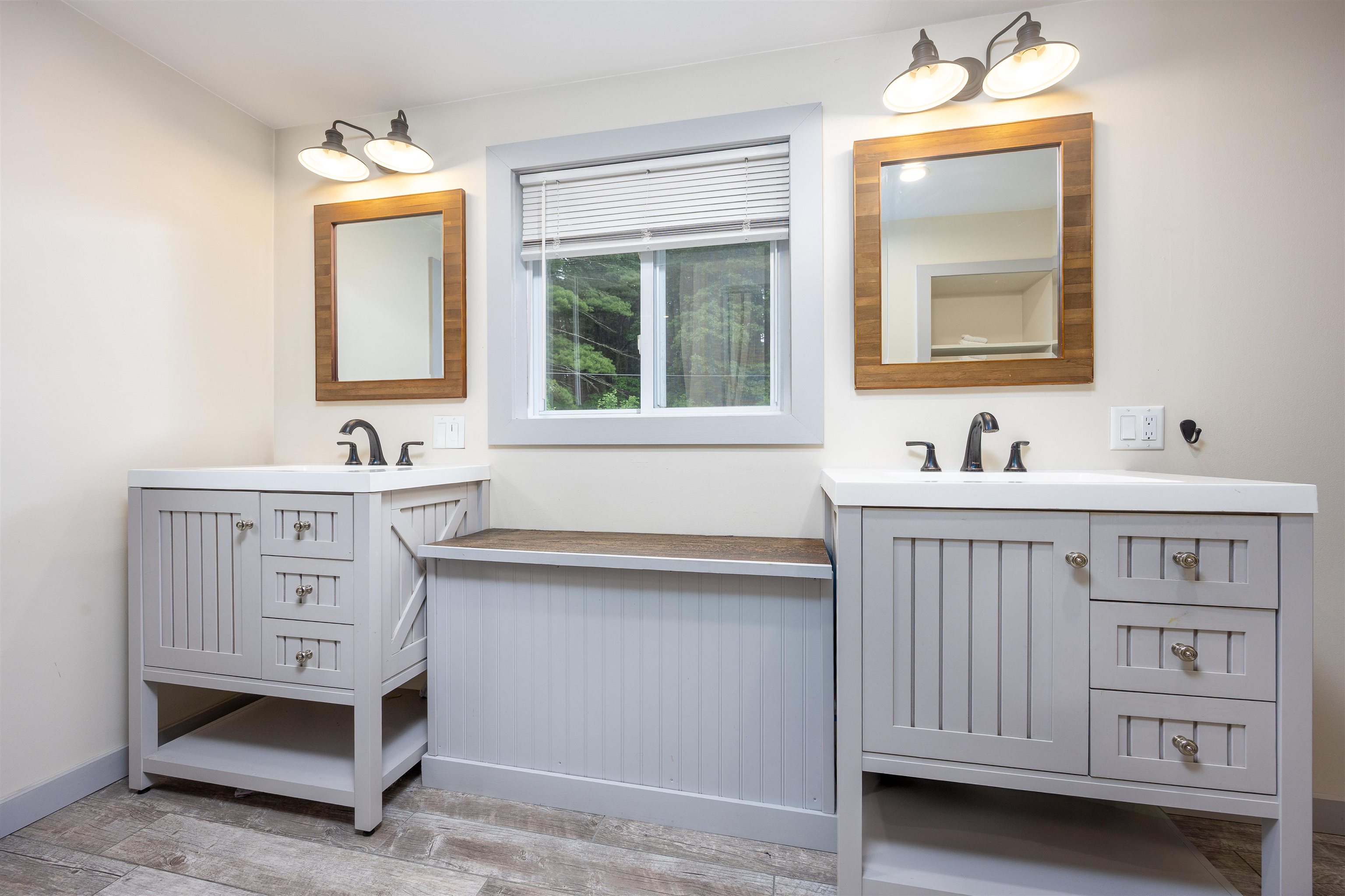 Goffstown, New Hampshire 03045, United States, 3 Bedrooms Bedrooms, ,3 BathroomsBathrooms,Residential,Active,155439