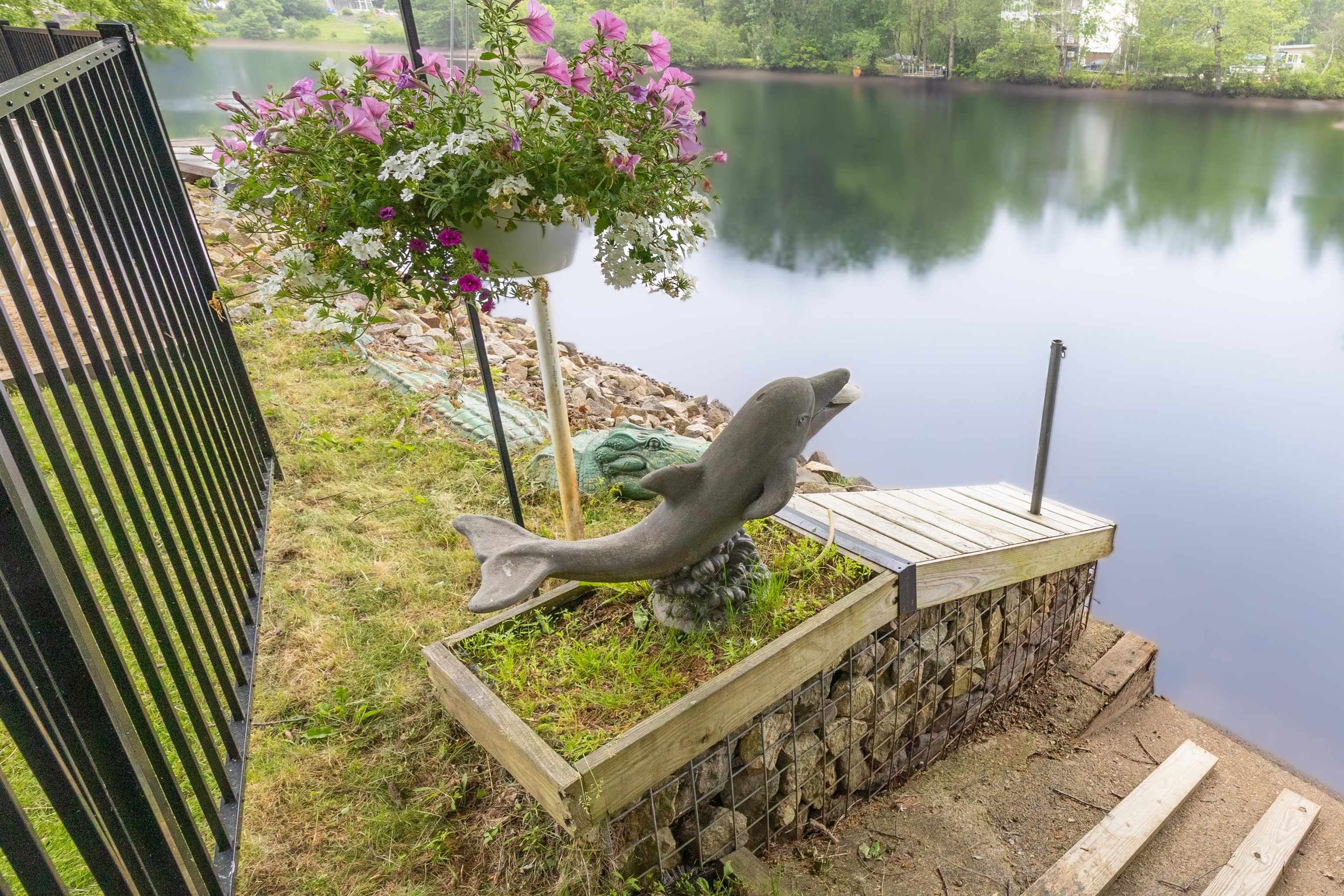 Goffstown, New Hampshire 03045, United States, 3 Bedrooms Bedrooms, ,3 BathroomsBathrooms,Residential,Active,155439