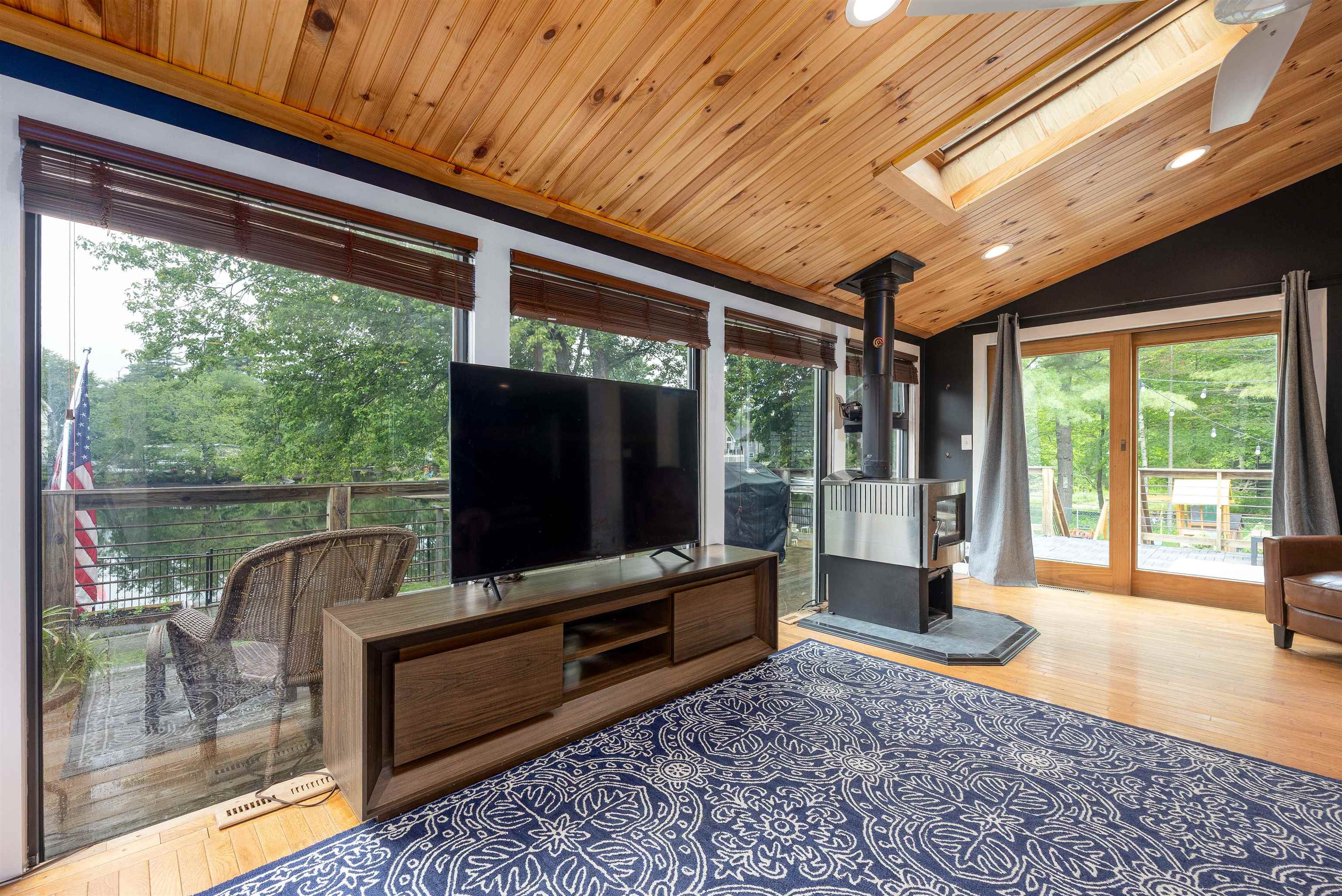 Goffstown, New Hampshire 03045, United States, 3 Bedrooms Bedrooms, ,3 BathroomsBathrooms,Residential,Active,155439