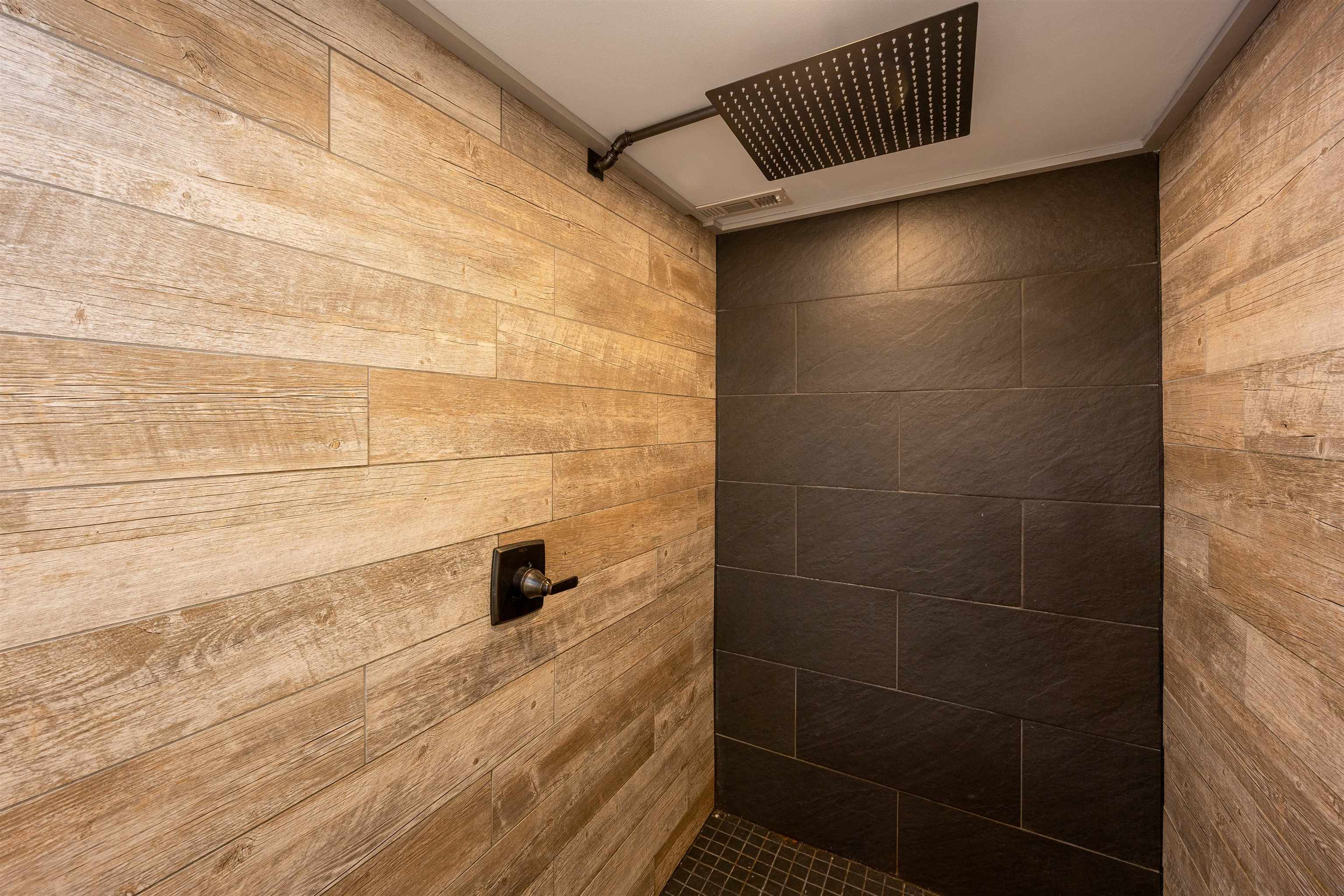 Goffstown, New Hampshire 03045, United States, 3 Bedrooms Bedrooms, ,3 BathroomsBathrooms,Residential,Active,155439