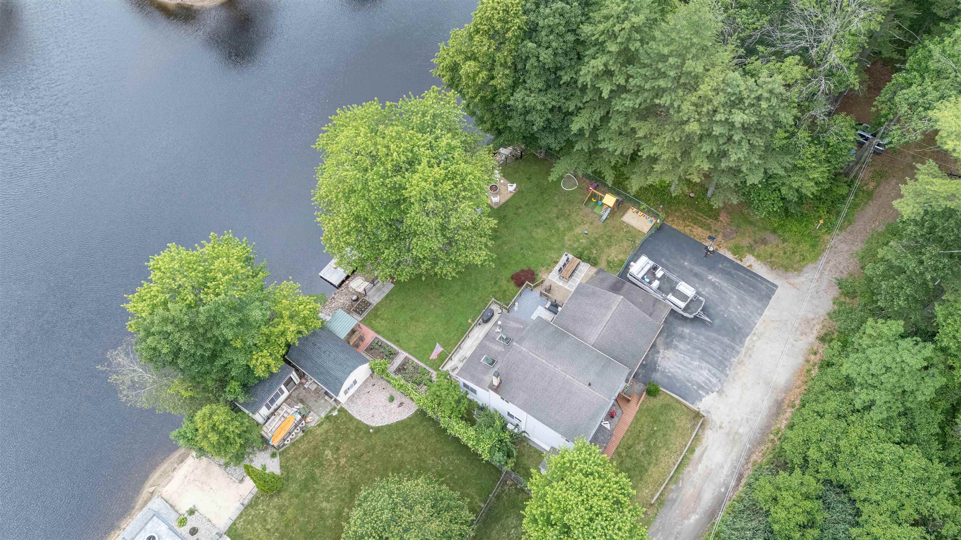 Goffstown, New Hampshire 03045, United States, 3 Bedrooms Bedrooms, ,3 BathroomsBathrooms,Residential,Active,155439