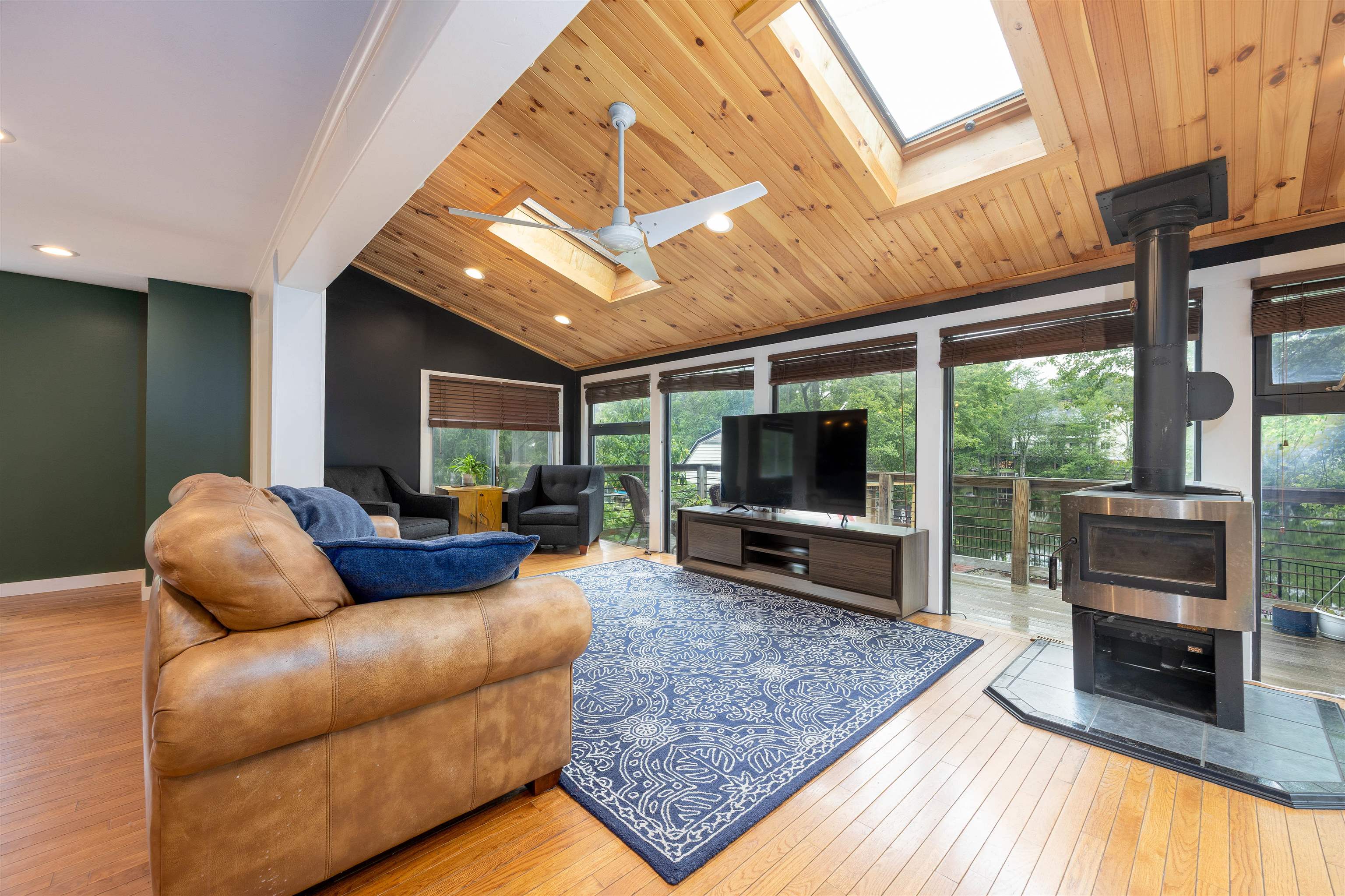 Goffstown, New Hampshire 03045, United States, 3 Bedrooms Bedrooms, ,3 BathroomsBathrooms,Residential,Active,155439