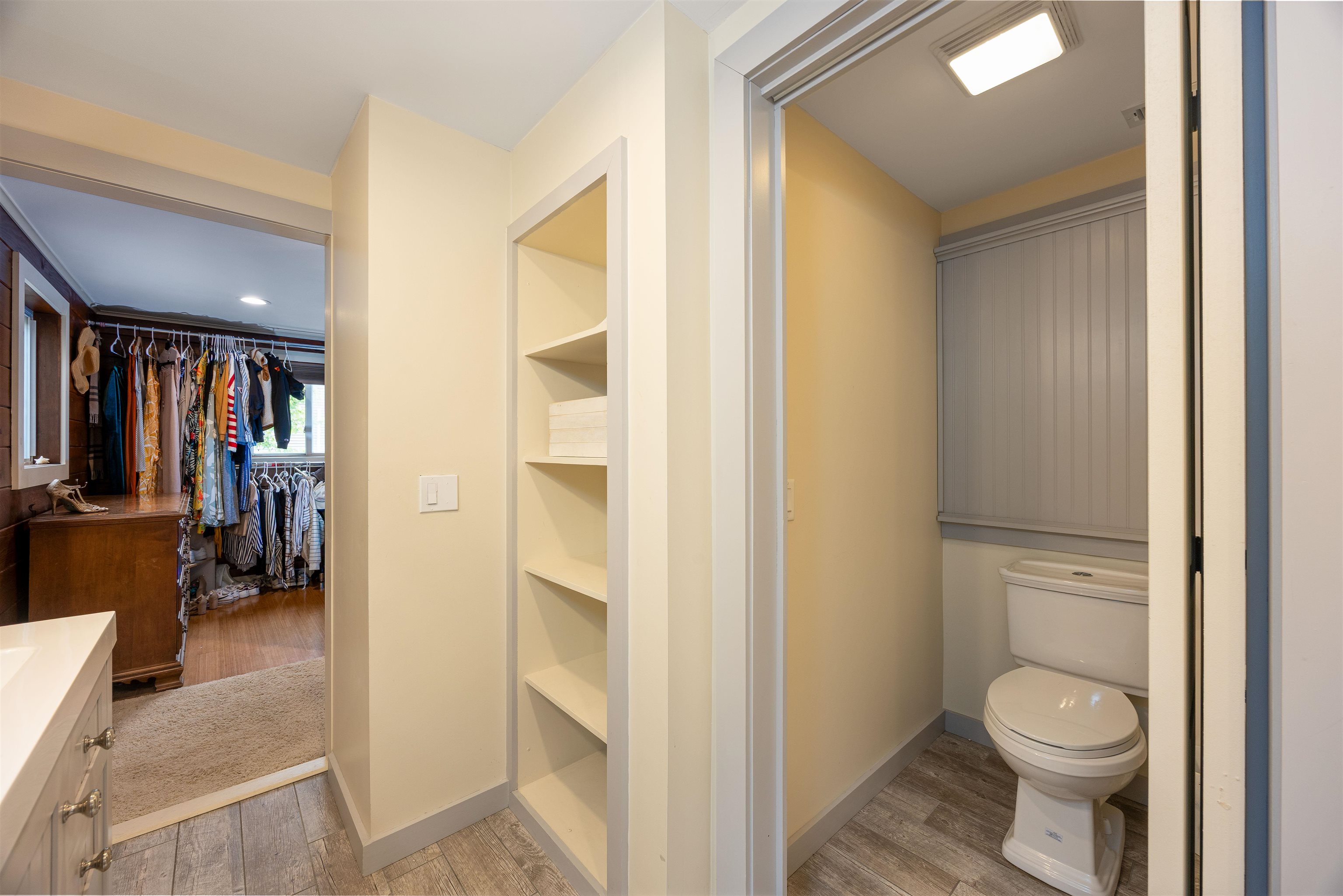 Goffstown, New Hampshire 03045, United States, 3 Bedrooms Bedrooms, ,3 BathroomsBathrooms,Residential,Active,155439